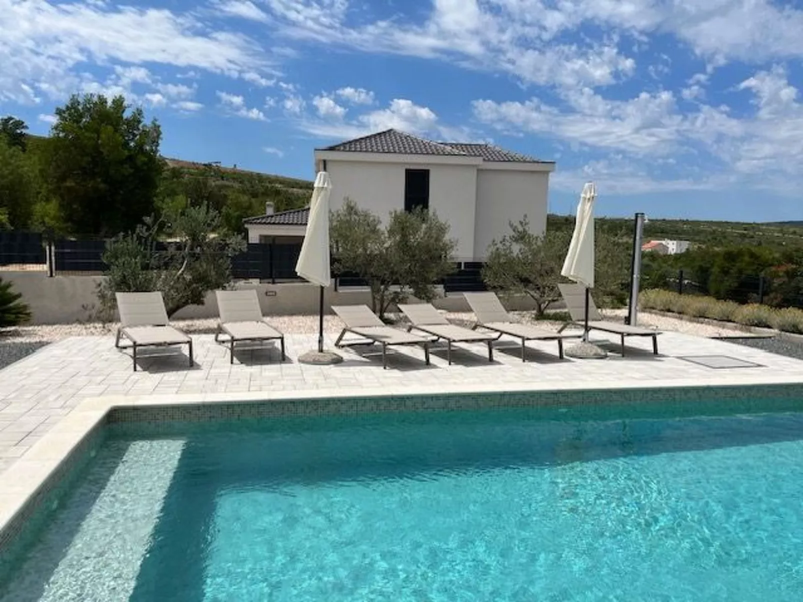 Villa Stellante mit privatem Pool und Meerblick-Buiten