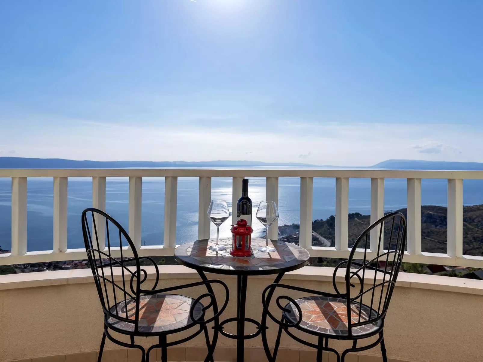 Villa "Lilly" mit Infinity-Pool-Buiten