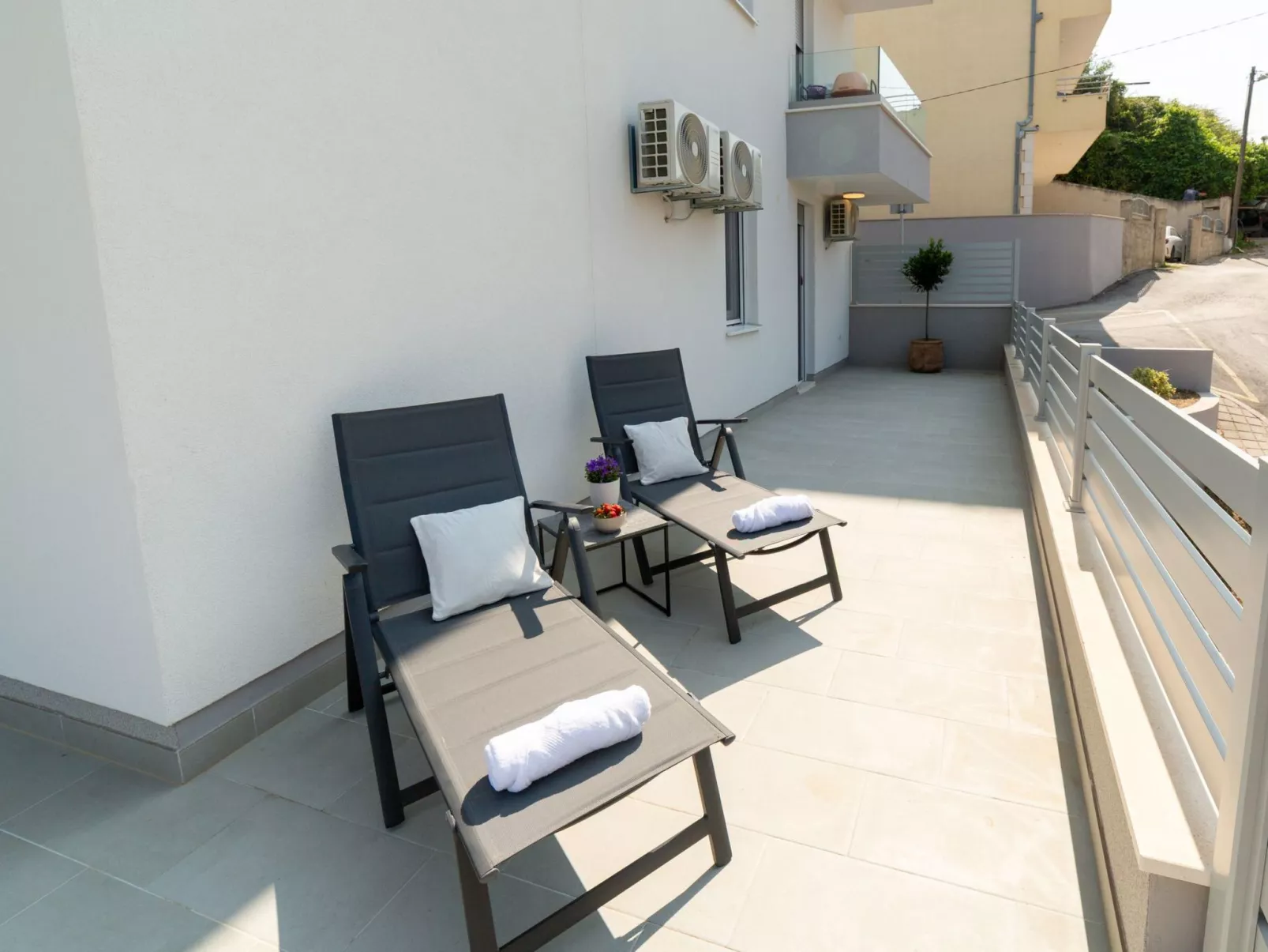 Luxus-Wohnung Riela-Buiten