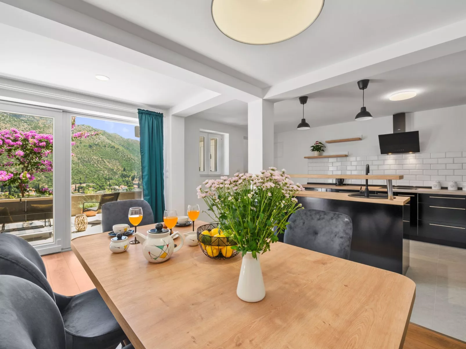 Moderne Villa mit Infinity-Pool und atemberaubendem Meerblick Dia-Binnen