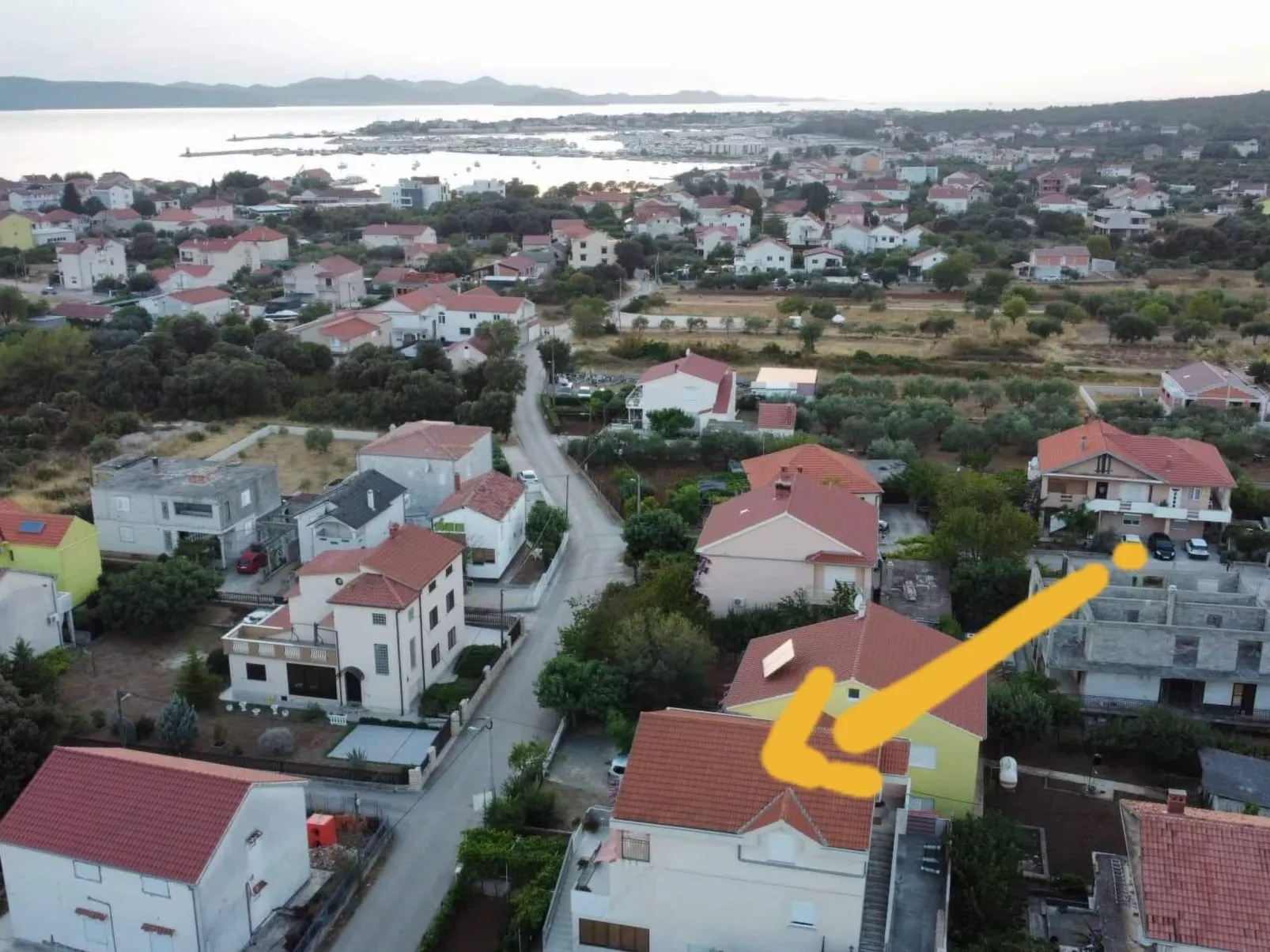 Appartement mit überdachter Terrasse-Buiten