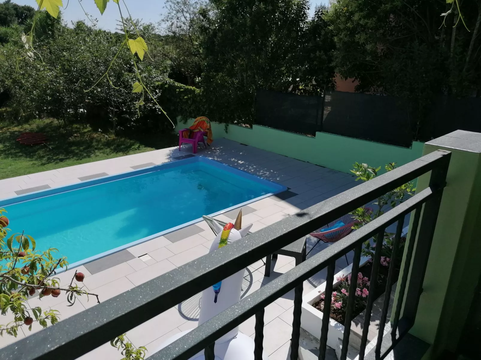 Erdgeschoss mit Schwimmbad-Buiten