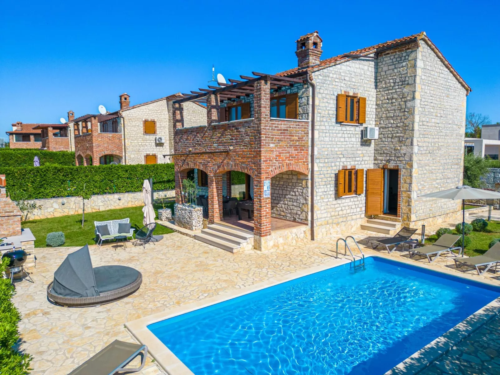 "Paradis 6" mit Whirlpool-Buiten