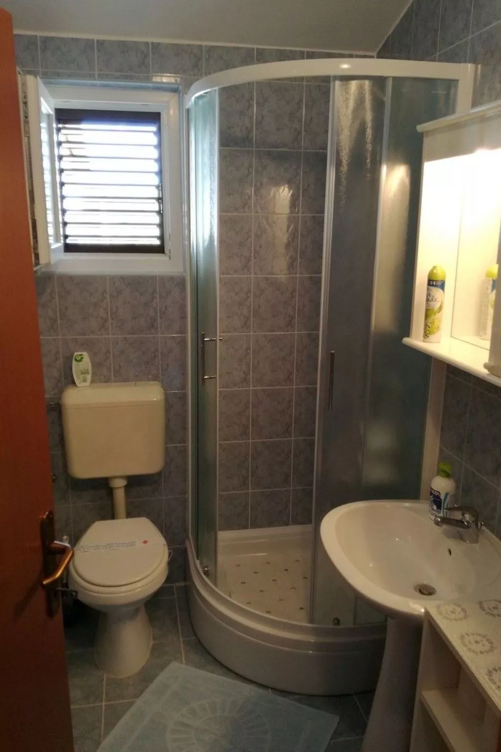 Wohnung mit Balkon-Binnen