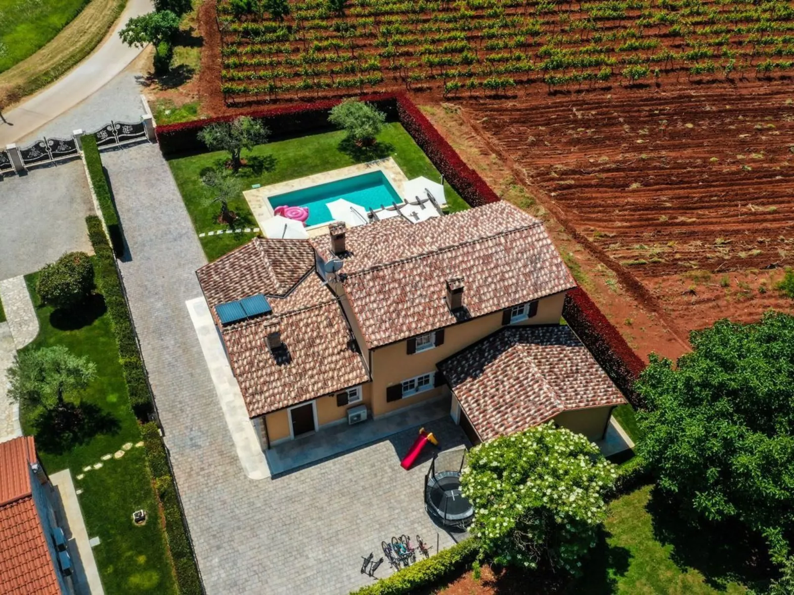 Villa Elizabet-Image-tags.info