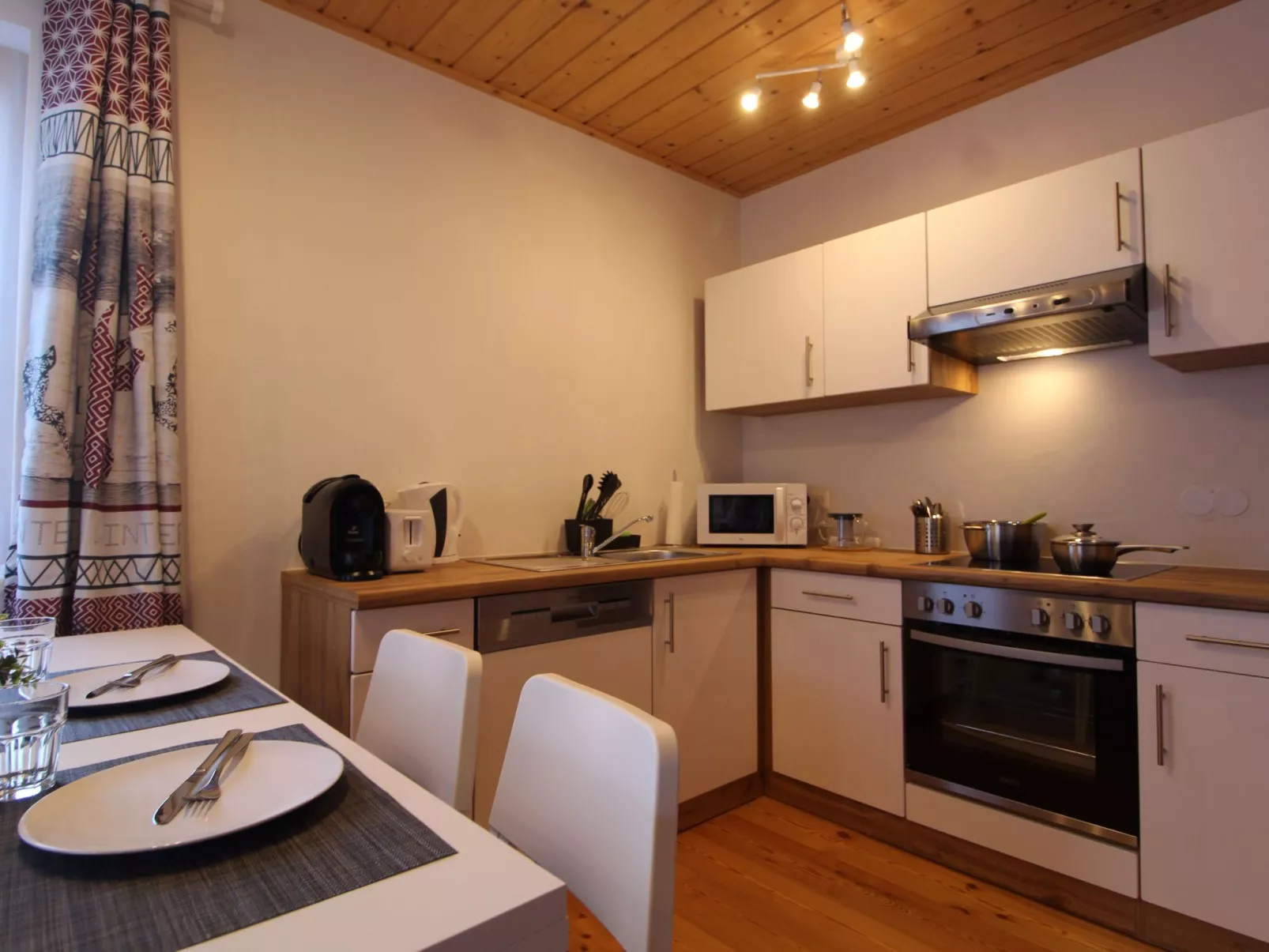 FeWo  "GRIASS EICH"-Binnen