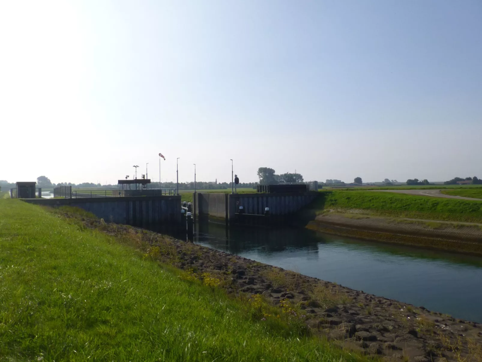 Neuer schöner Bungalow-Buiten