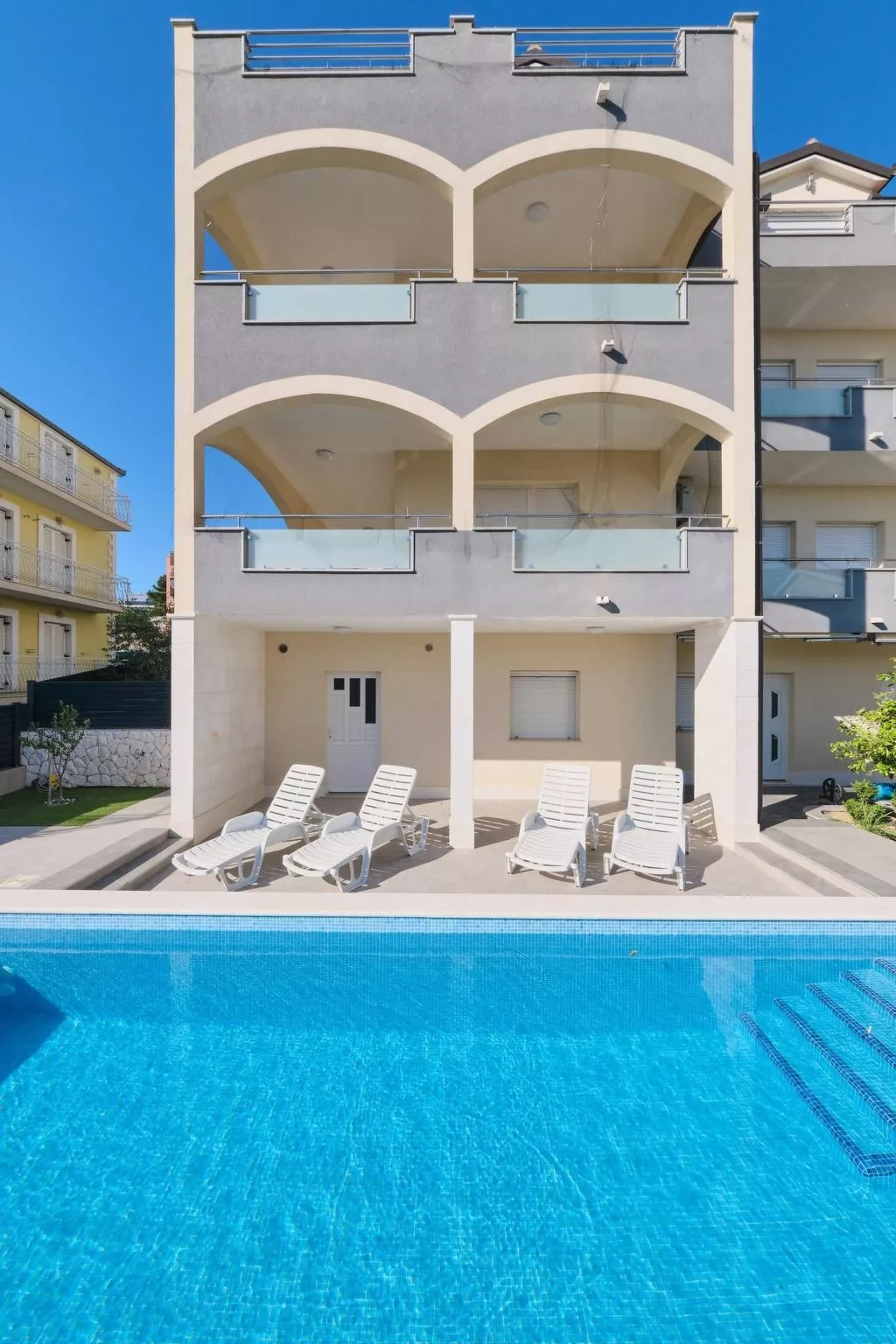 M&M Ferienhaus mit Pool-Buiten