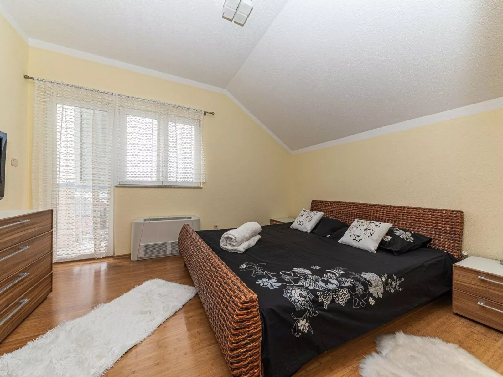 Villa Urban in Trogir mit privatem beheiztem Pool-Image-tags.info