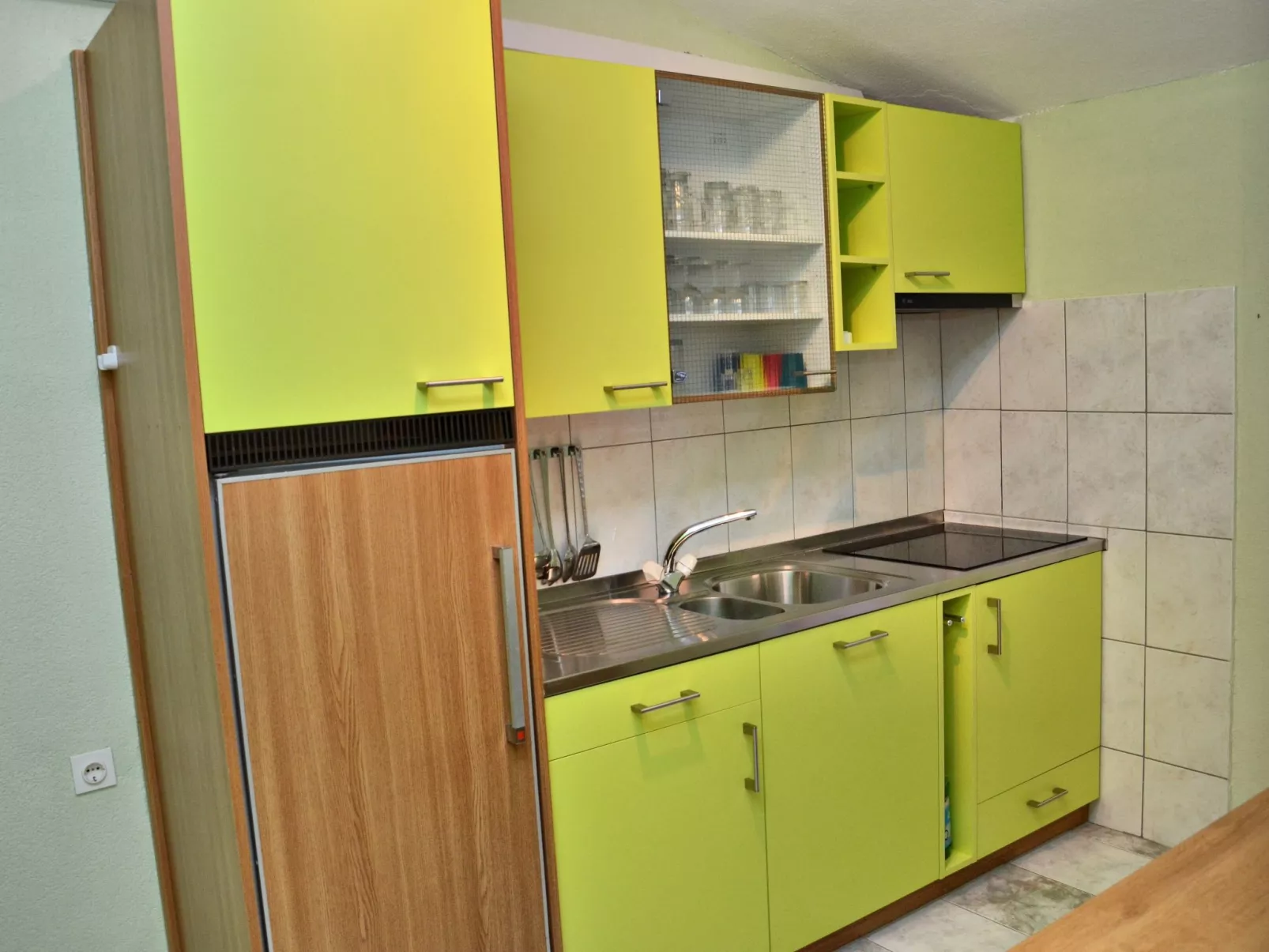 Mit Terrasse und Grill-Binnen