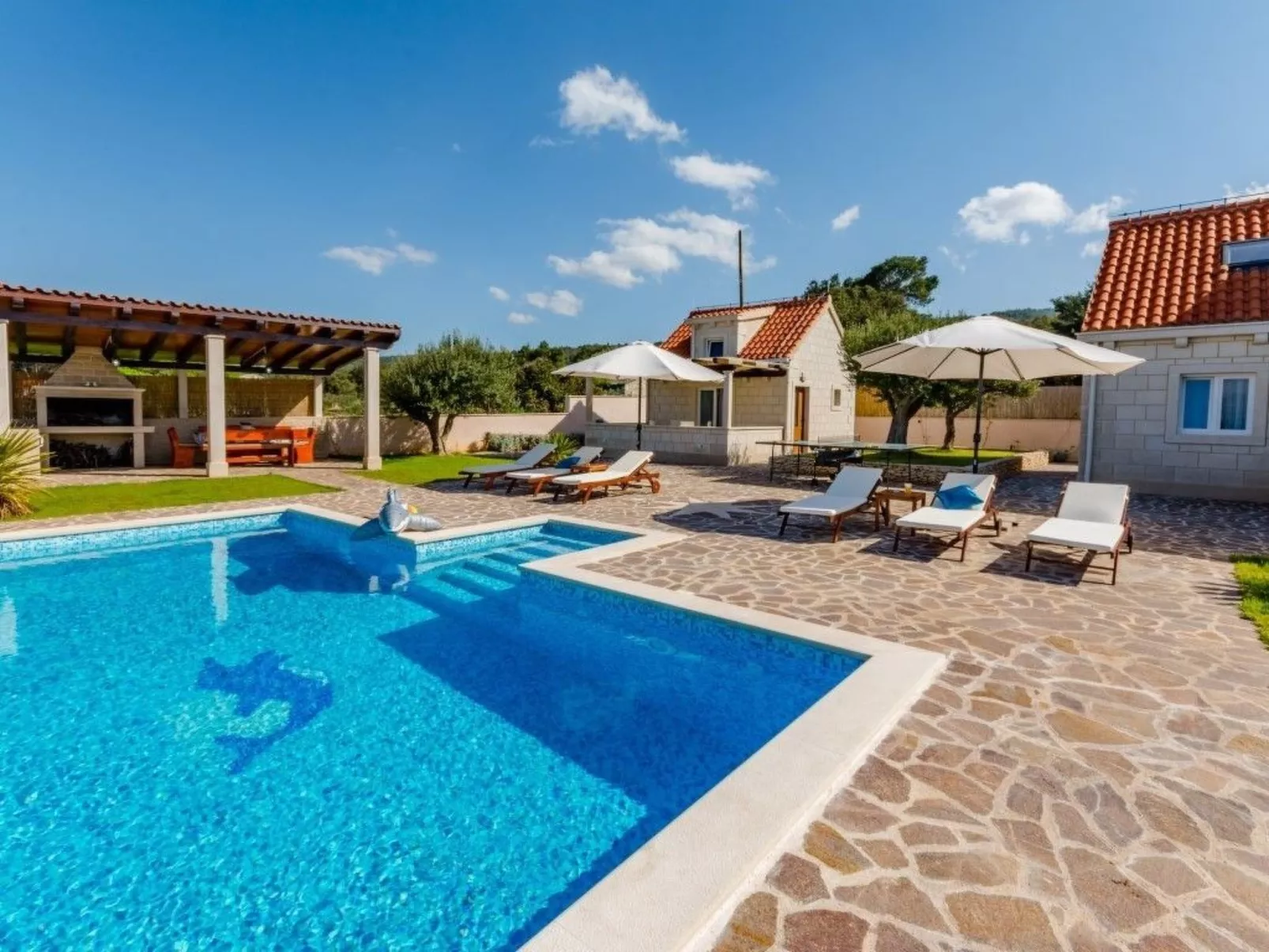 Villa Mis, Haus in Supetar mit privatem Pool-Buiten