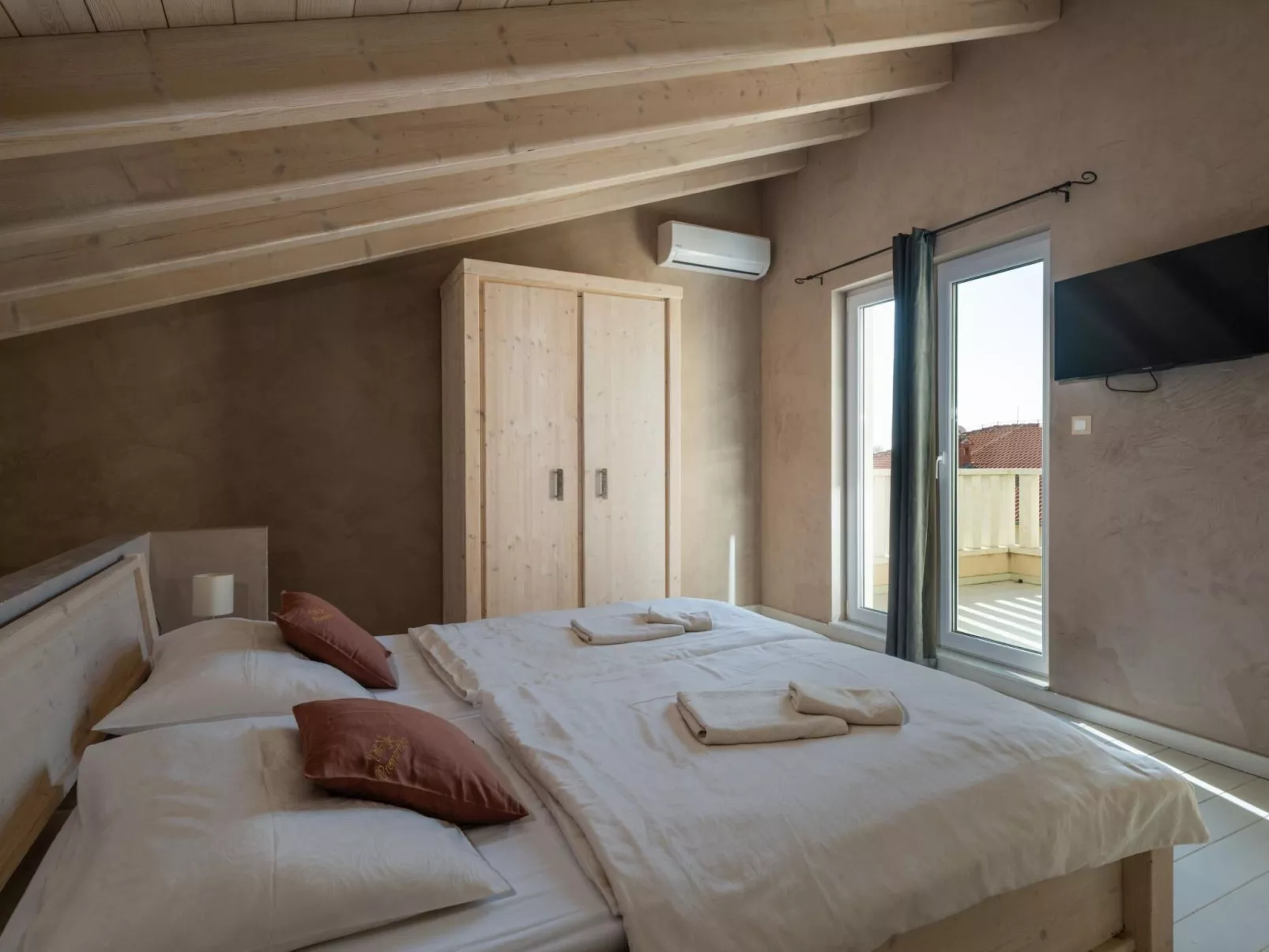 8-Schlafzimmer-Villa Bianca mit Pool, Sauna, Billard-Binnen