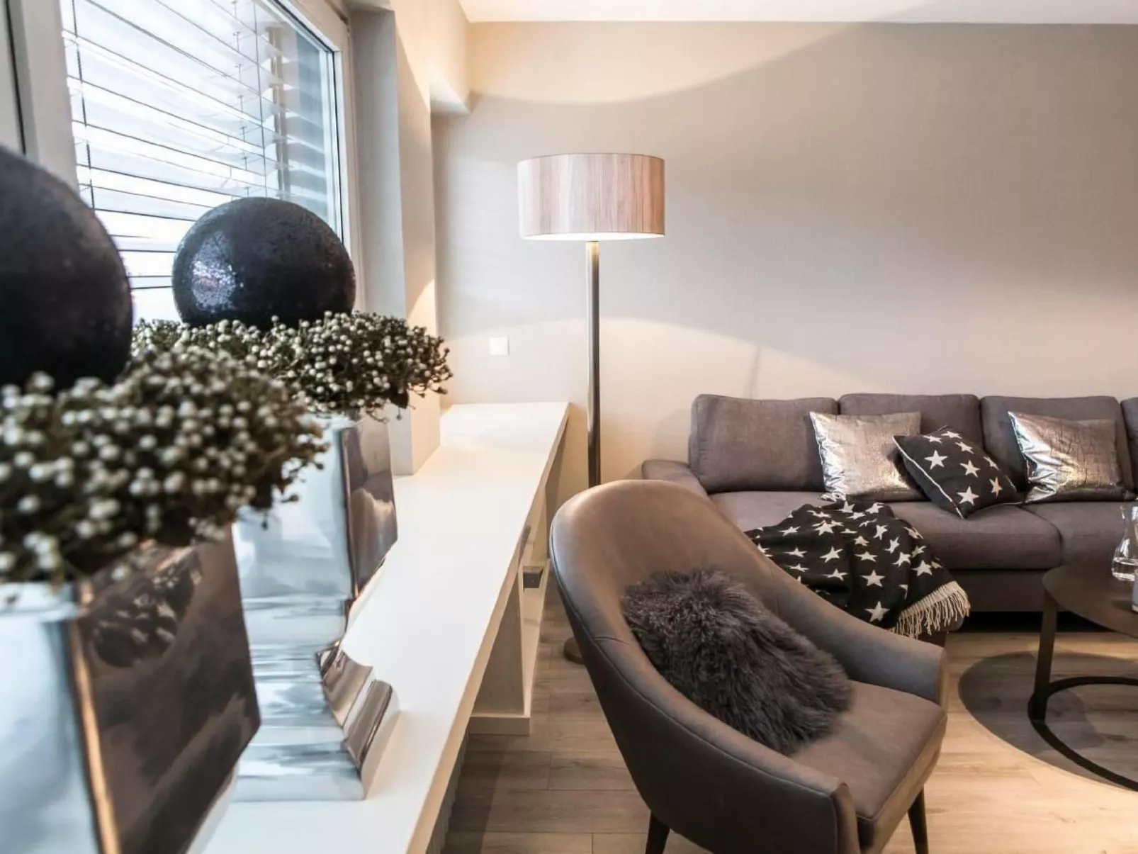 Komfortable Ferienwohnung mit großem Balkon-Image-tags.info