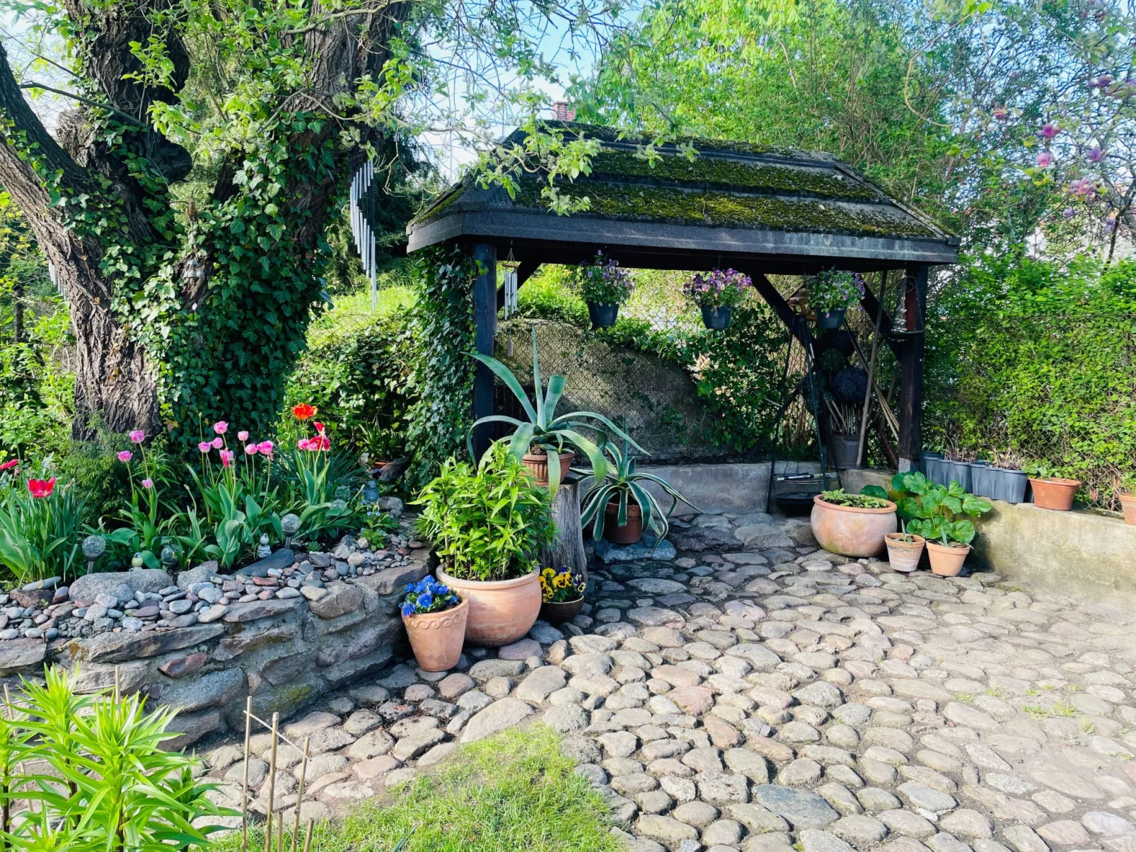 Anwesen mit Garten, Grill und Terrasse-Buiten