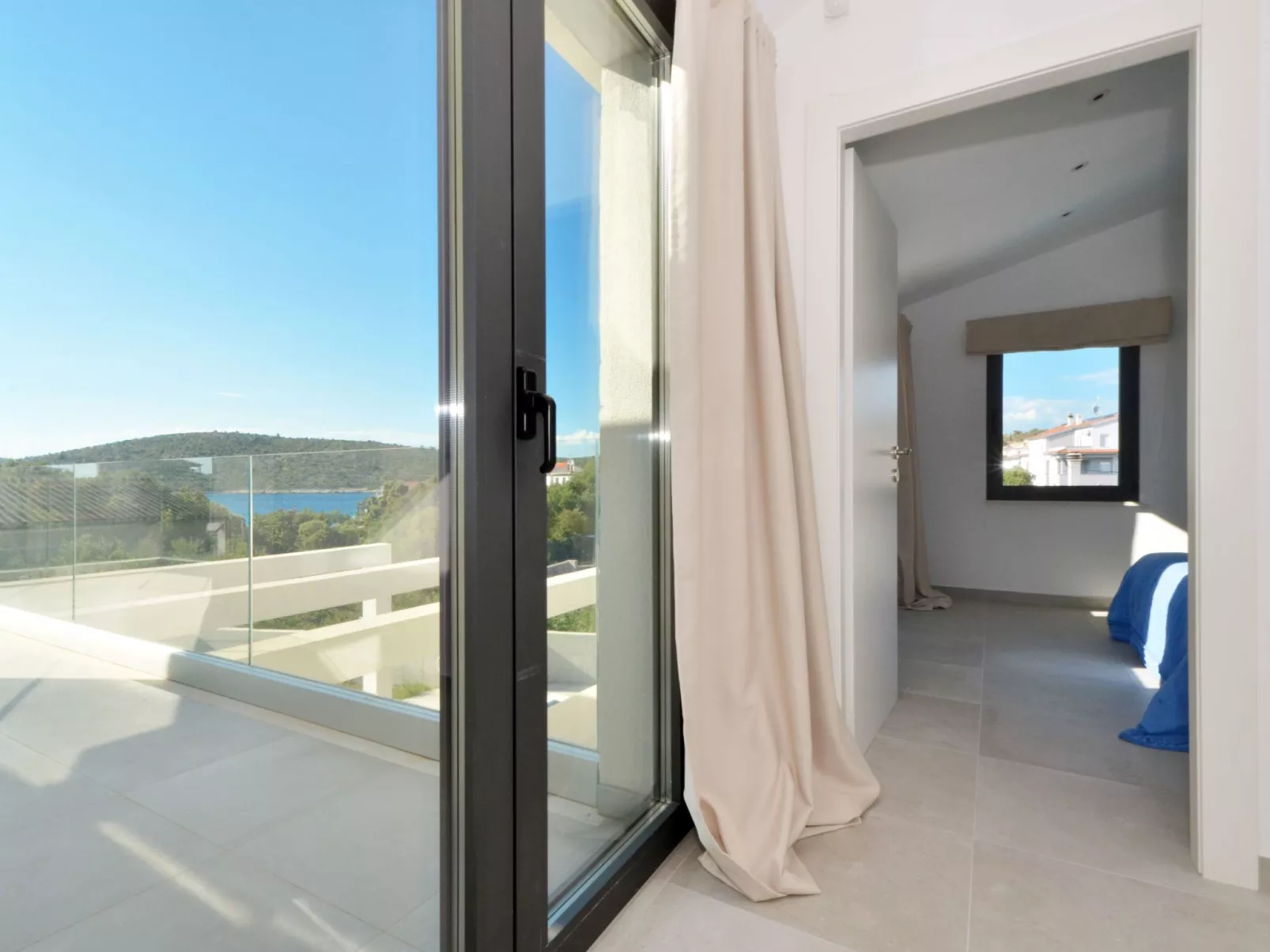 Haus in Dvornica mit privatem Parkplatz-Buiten