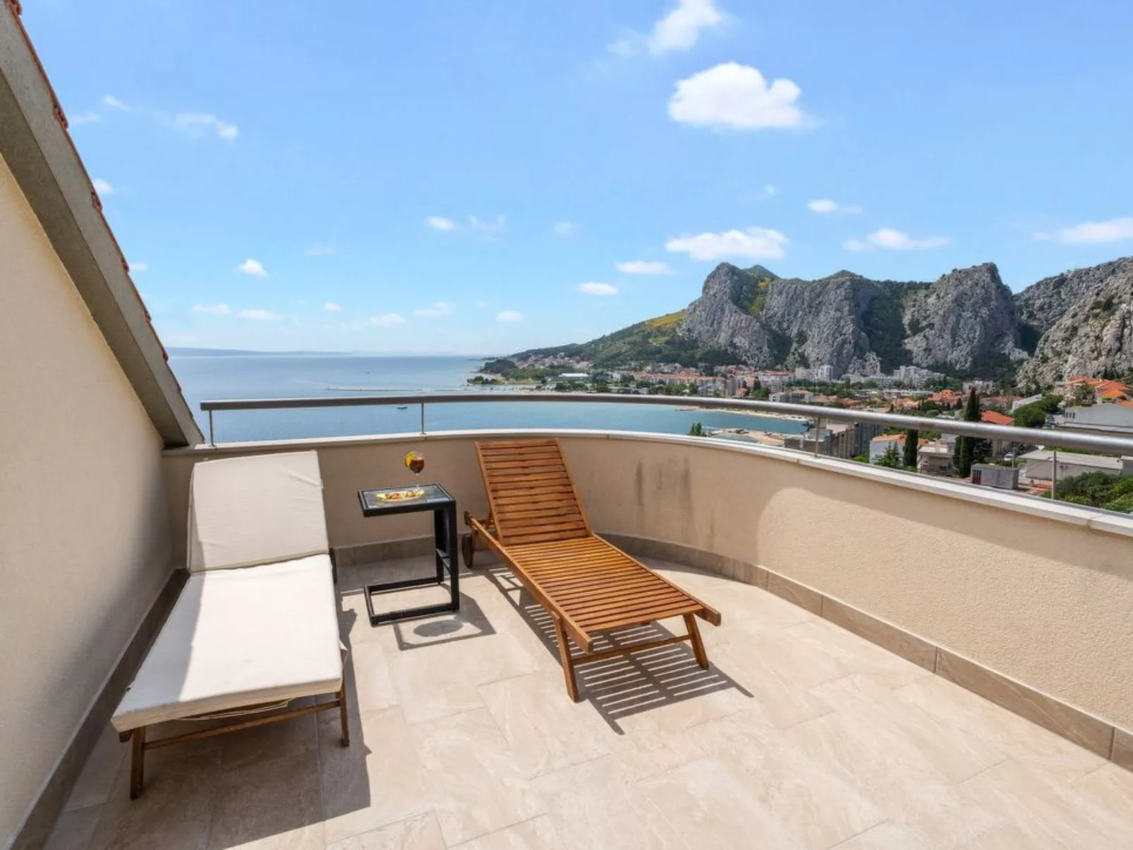 Ferienappartement mit zwei Meerblick-Balkonen-Buiten