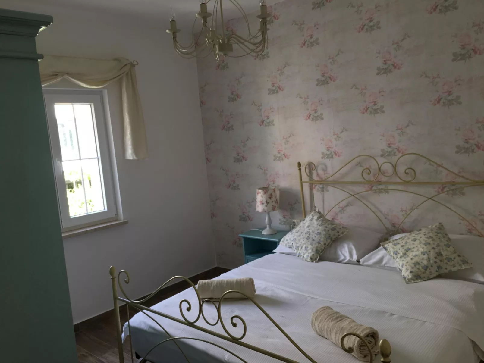 Gemütliche Wohnung in Stoja mit Möbliertem Balkon-Image-tags.info