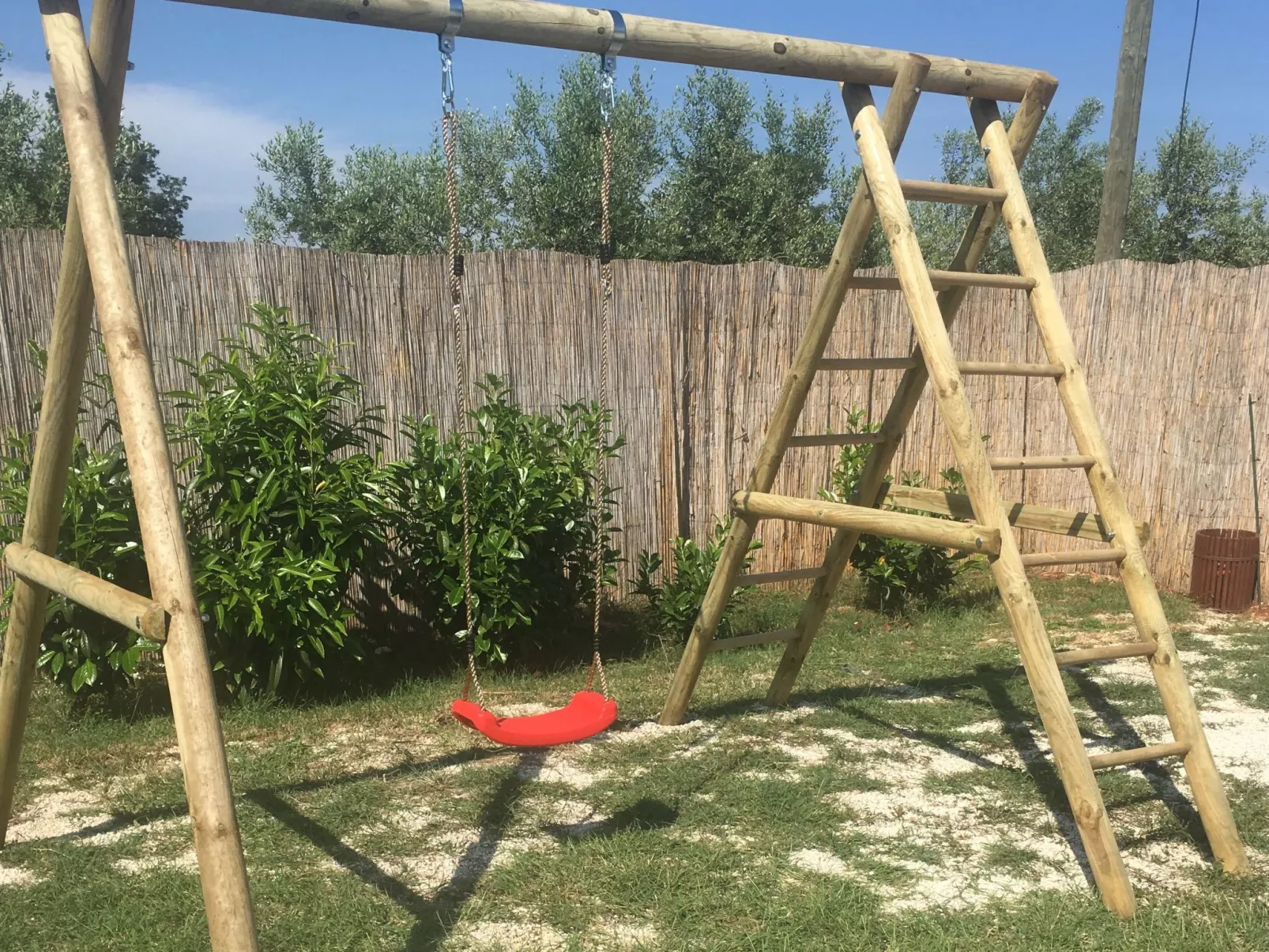 Haus Nina mit beheiztem Schwimmbad-Buiten