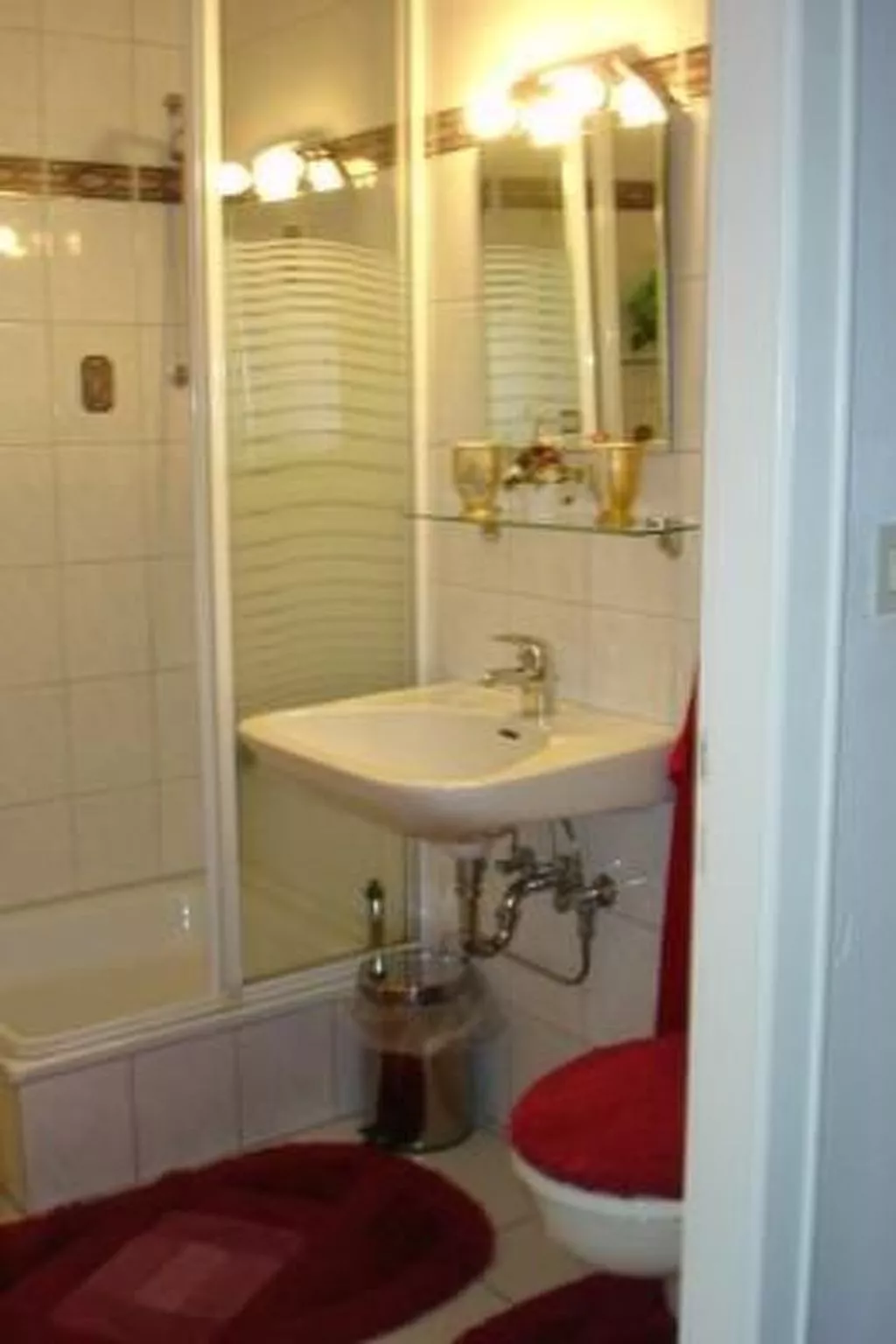 In Hage mit Garten, Terrasse und Grill-Image-tags.info