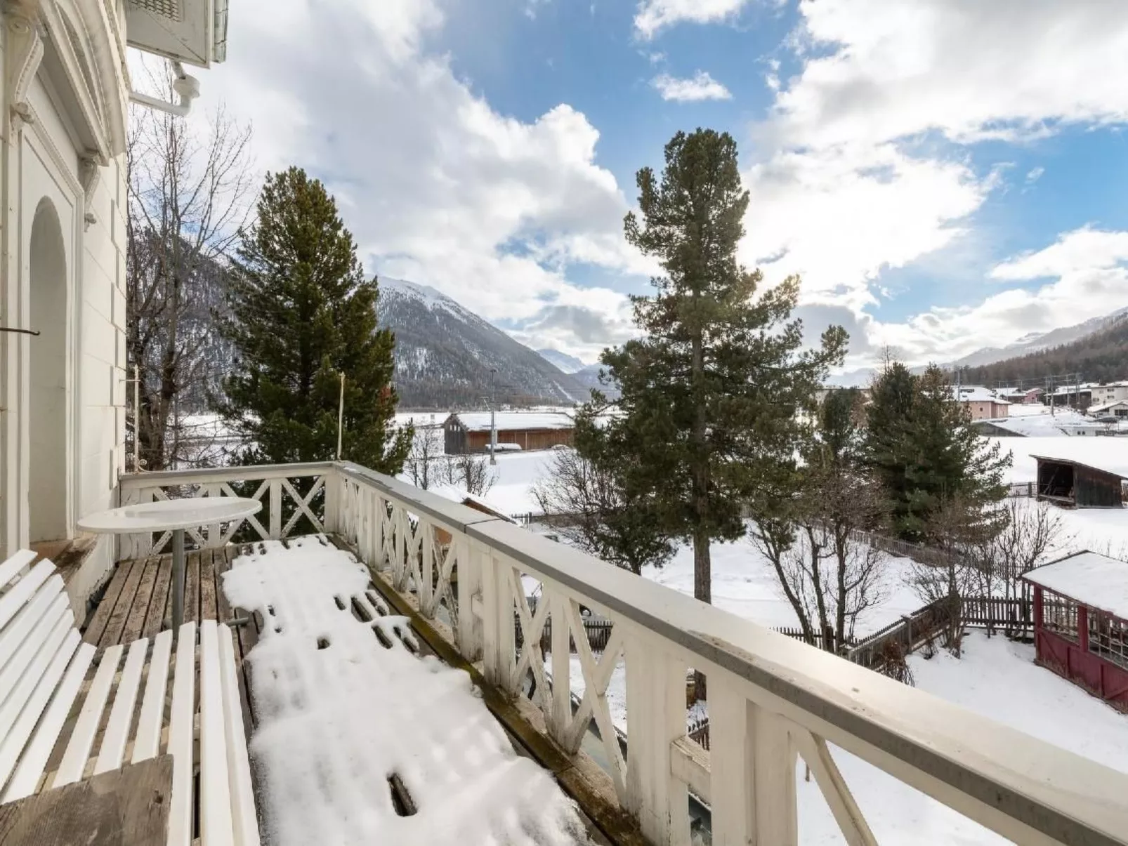 Villa Fried, Cultura-Buiten