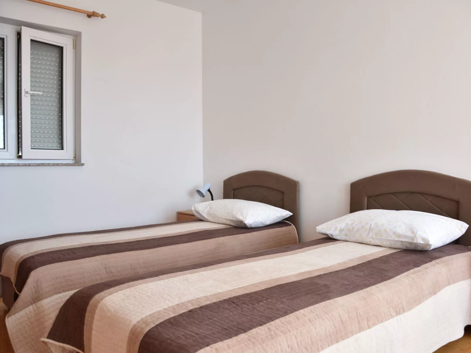 Ruhiges Ferienhaus mit Balkon und Garten-Binnen