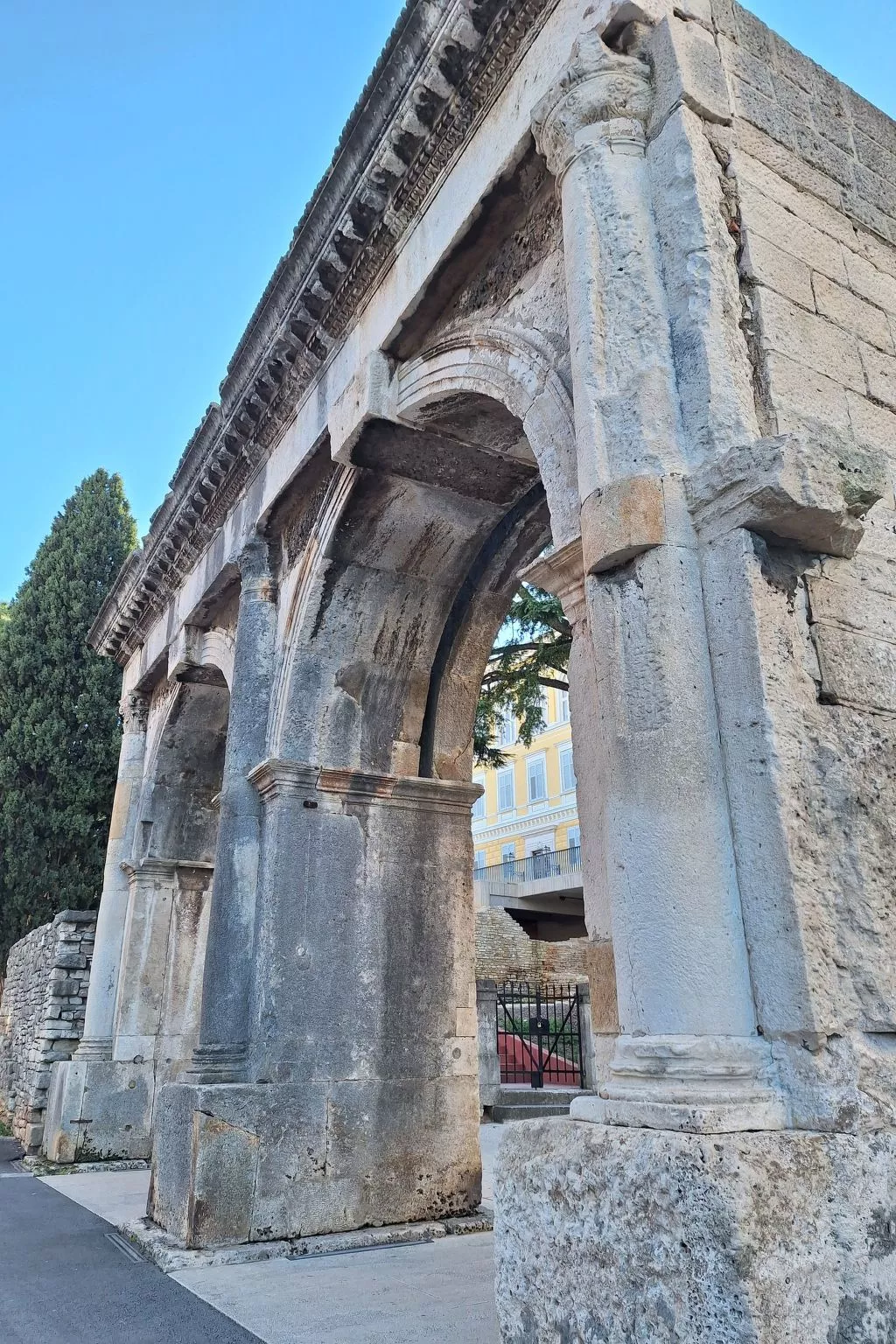 Geräumige charmante Wohnung in der Nähe des Meeres-Buiten