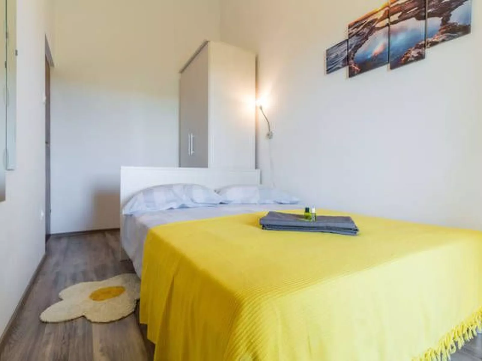 Mit Balkon für vier Personen-Binnen