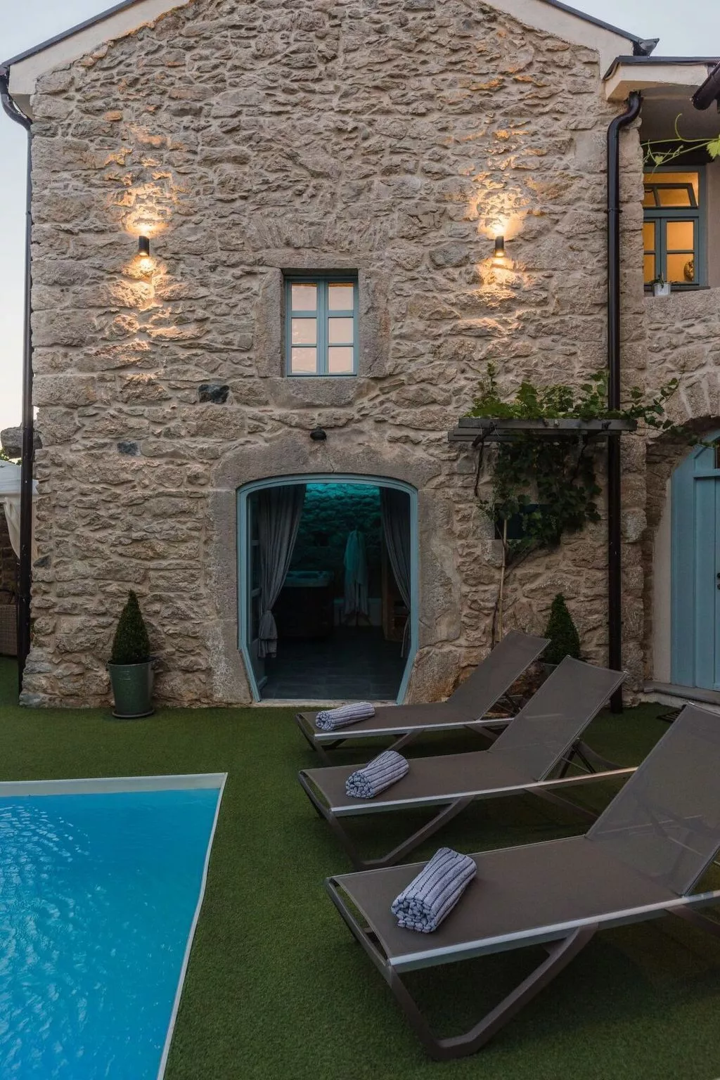 Ferienvilla "Ivka" mit Blick auf das Wasser-Buiten