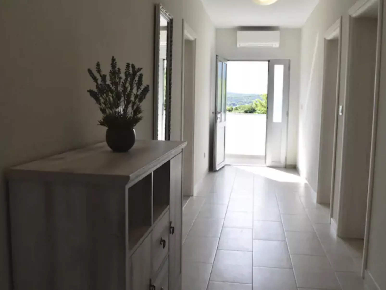 Für 8 Personen ca. 120 m&sup2; in Dubrava, Dalmatien (Gespanschaft Split-Dalmat-Binnen