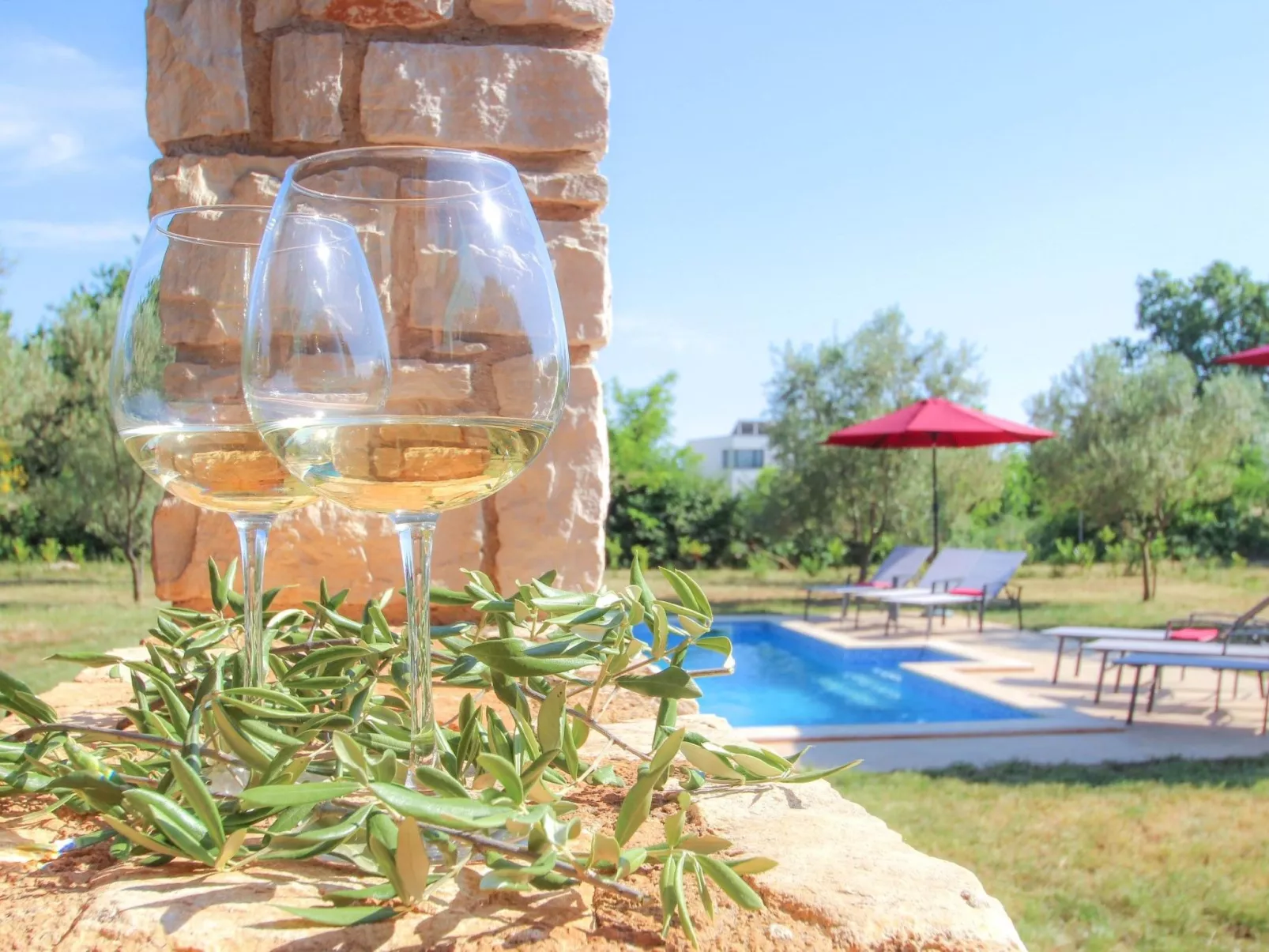 Villa Romana mit Pool-Buiten