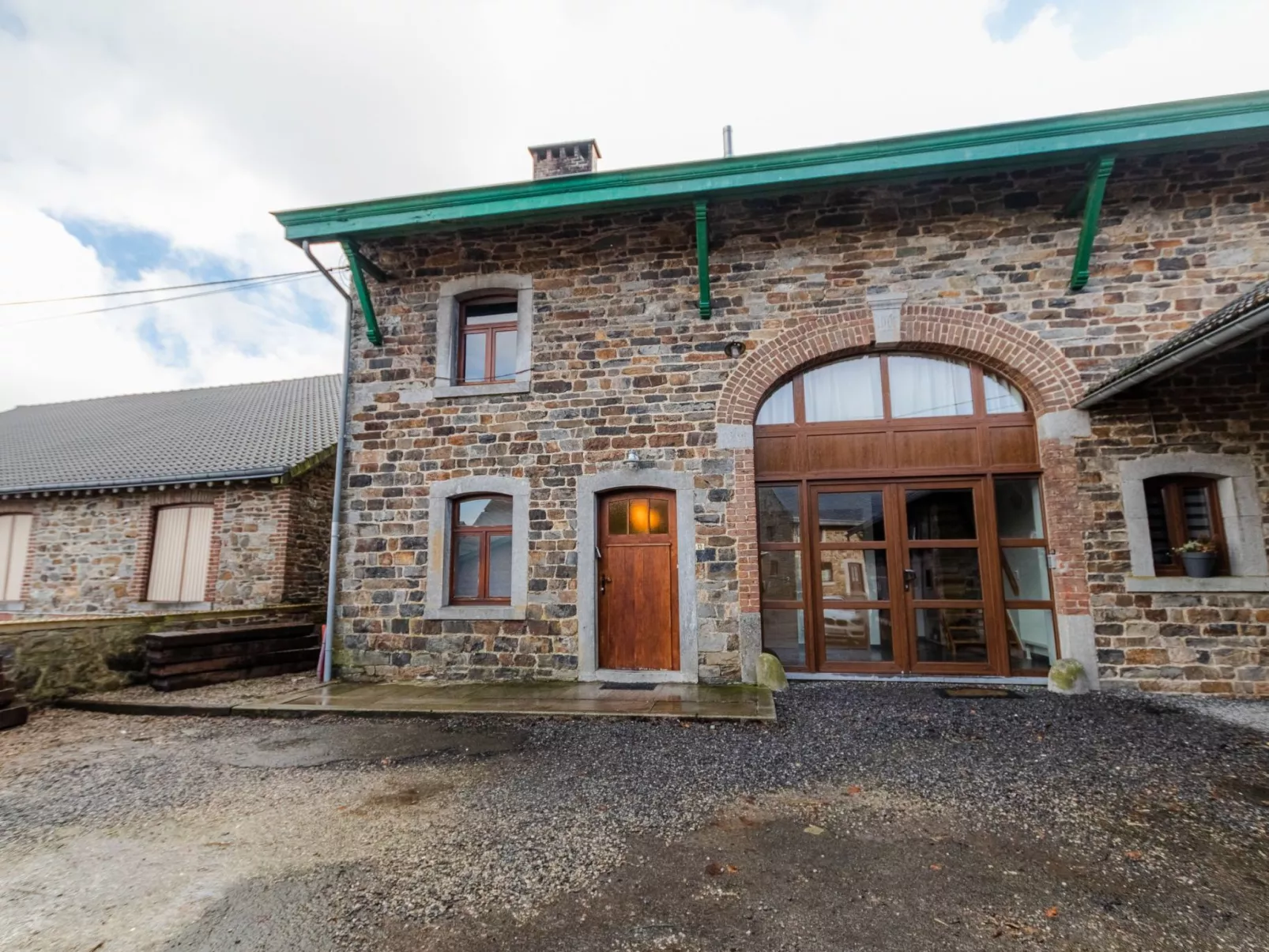 Landhaus mit Jacuzzi-Buiten