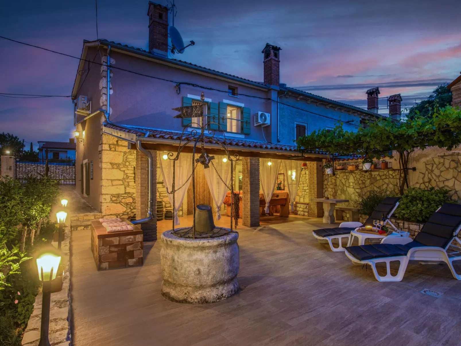 Mit Garten, Terrasse und Grill-Buiten