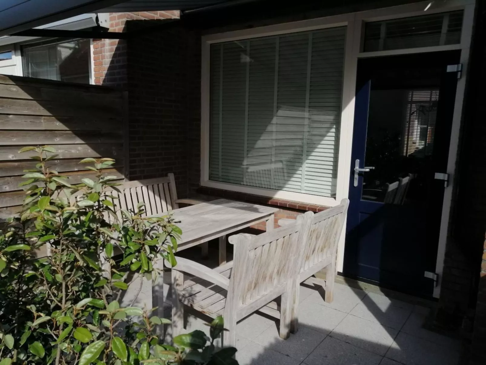 "Emmastraat" mit Terrasse-Binnen