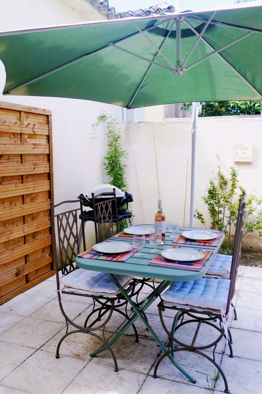 Mazet von Lola-Buiten