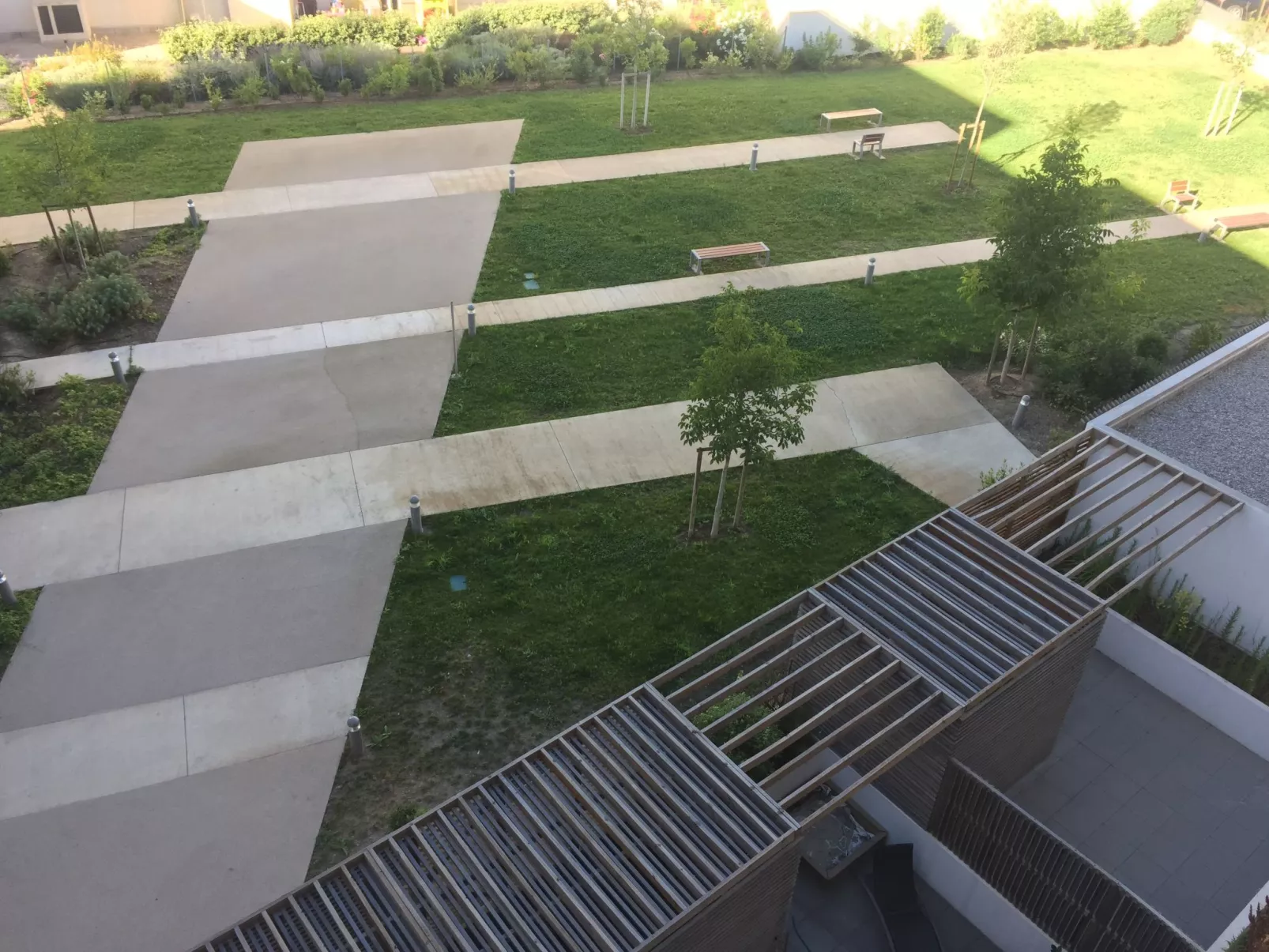 SCHÖNE T3 MIT SÜDTERRASSE-Buiten