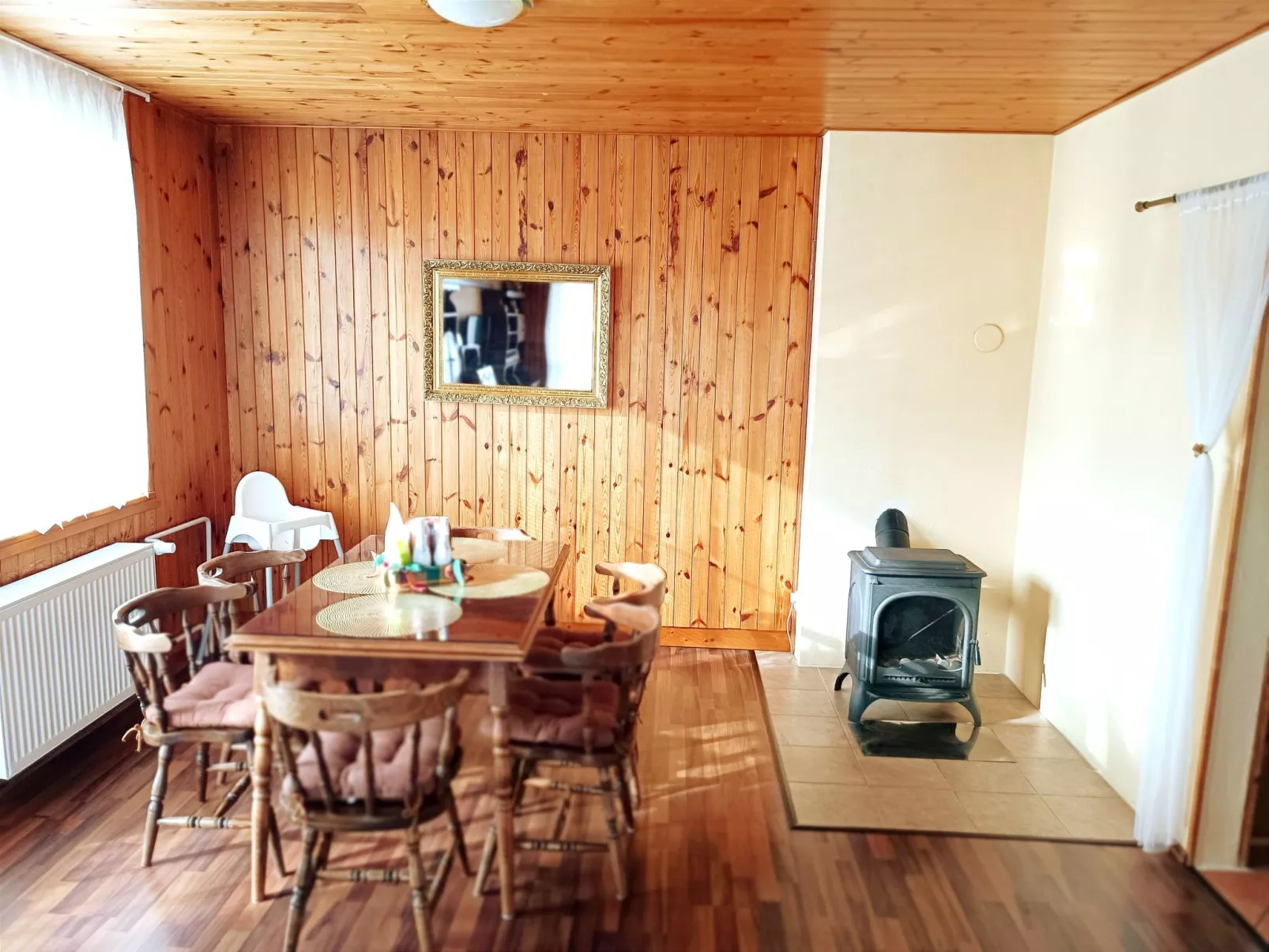 Ferienvilla mit eigenem Pool-Binnen