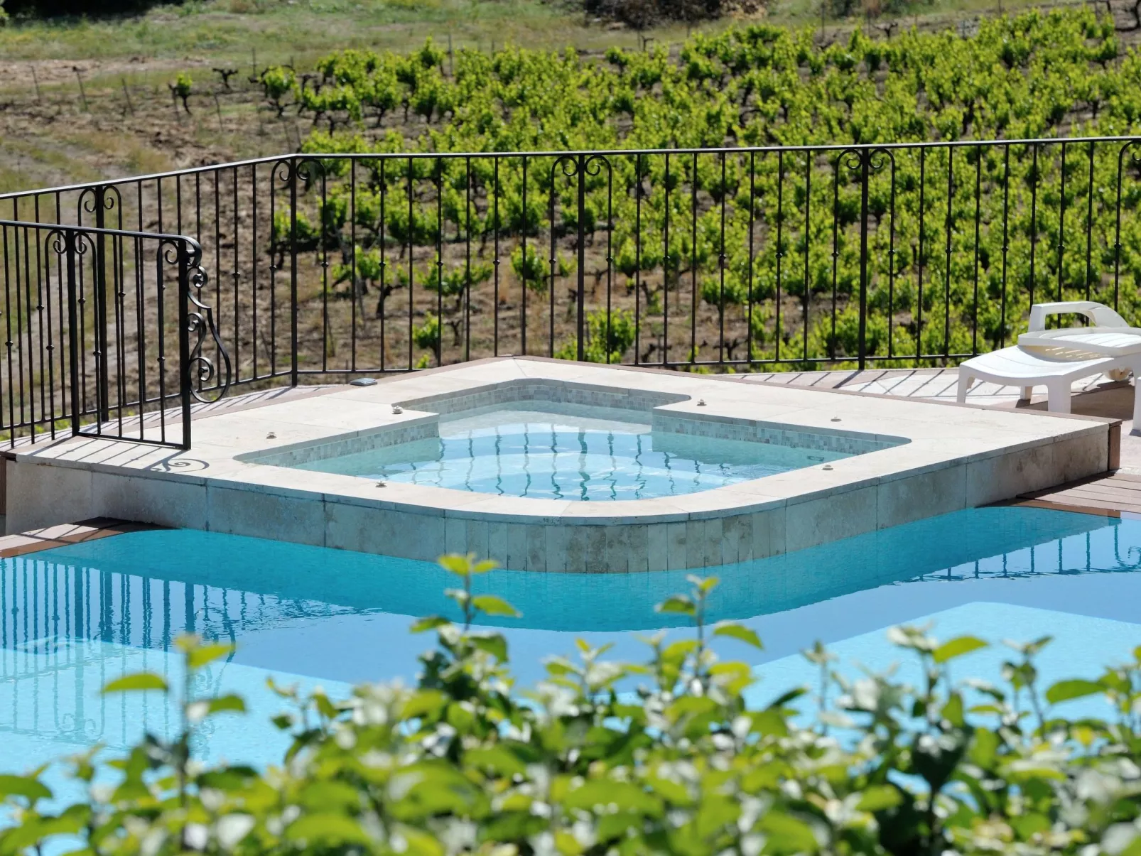 Gemütliches Studio inmitten von Weinbergen und Olivenbäumen-Buiten