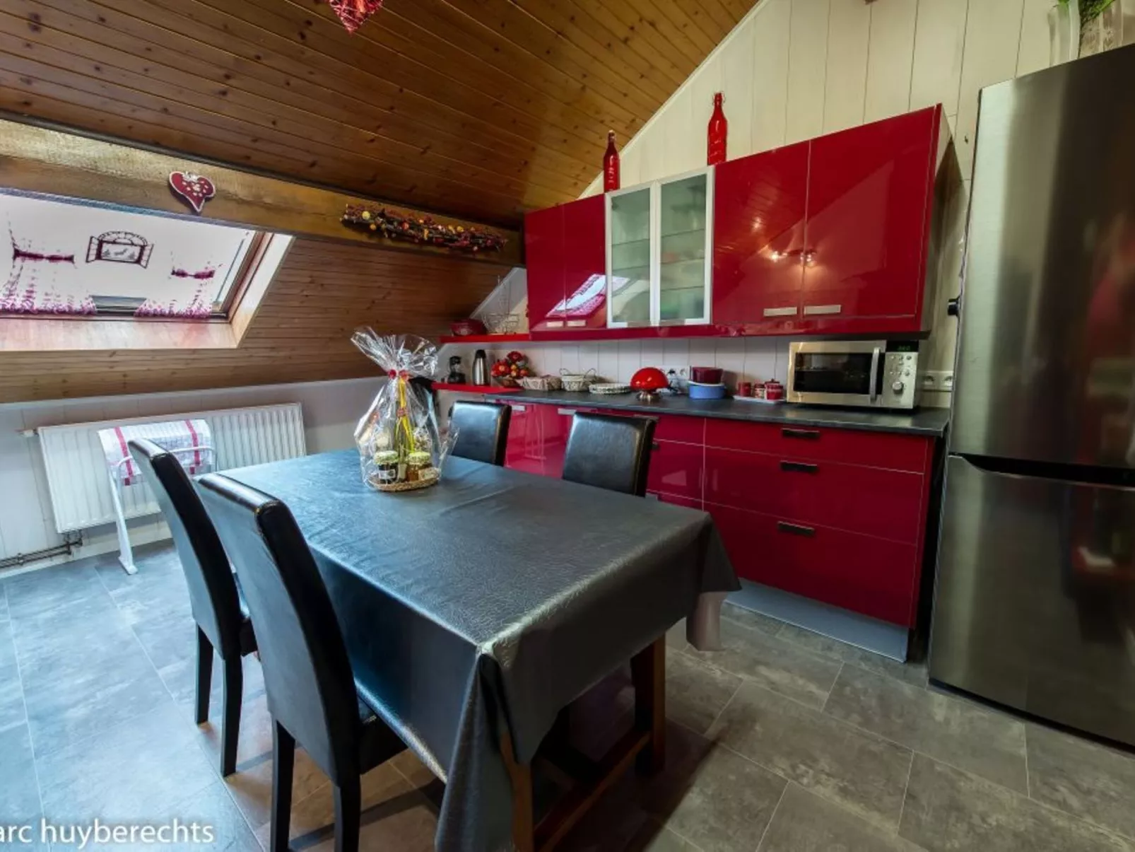 Das Gîte Fleuri mit einer herrlichen Aussicht-Binnen