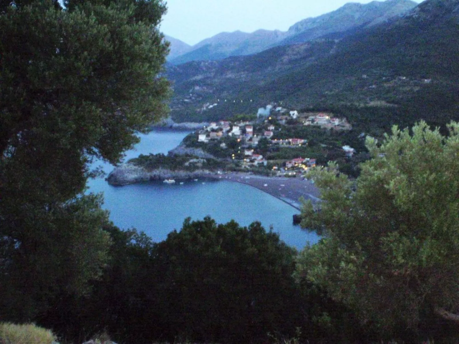 Landgut mit Garten, Grill und Terrasse-Buiten