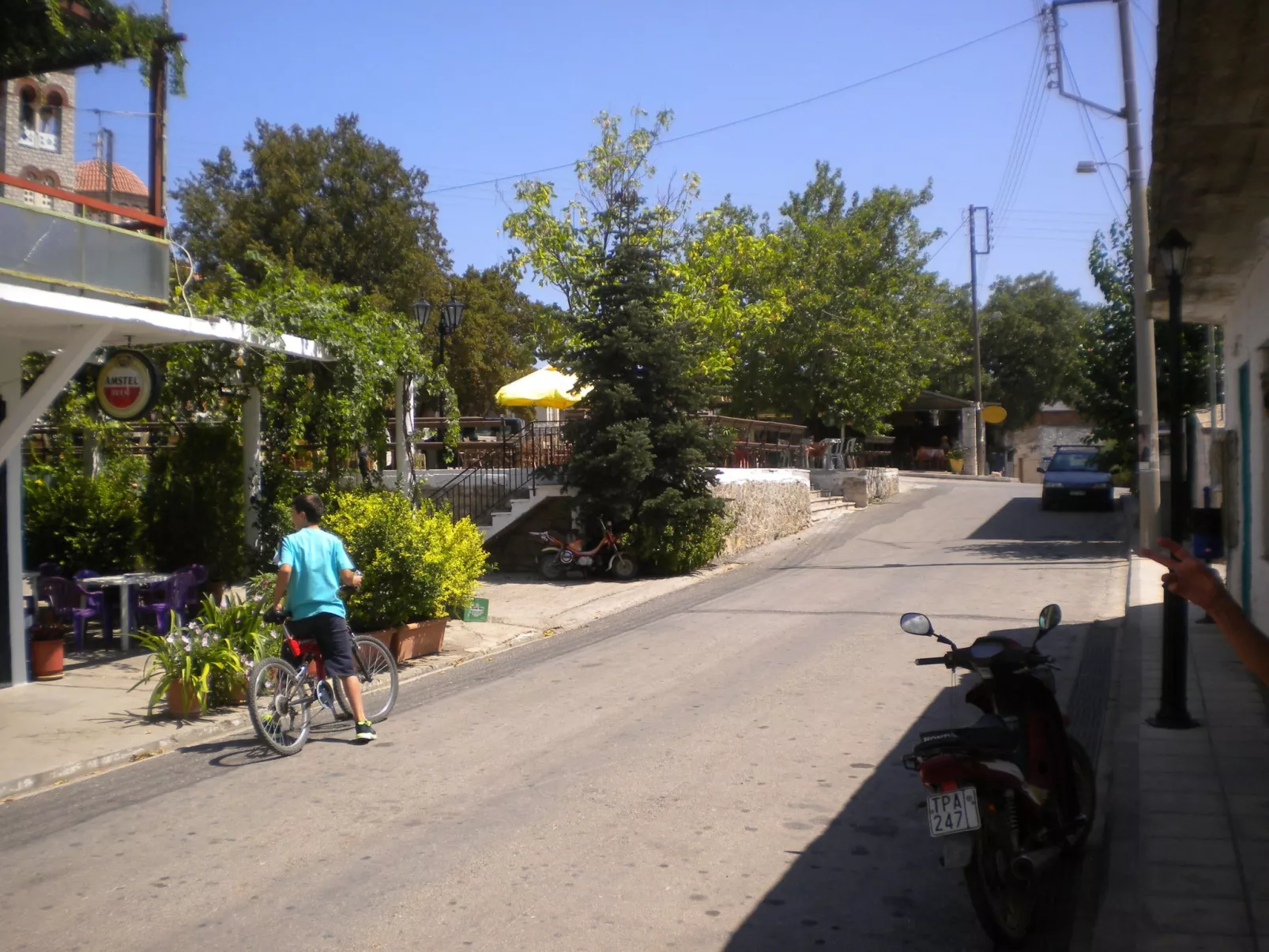 Steinhaus in Leonido mit Parkplatz-Buiten