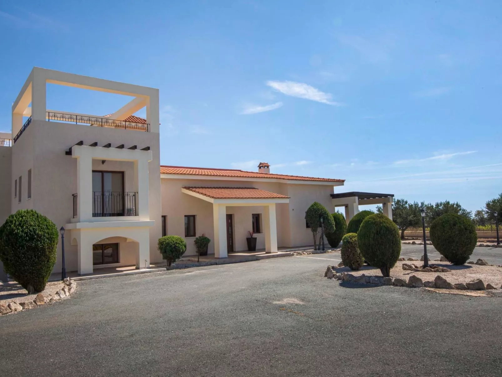 Villa mit Blick auf die Berge und Whirlpool-Image-tags.info