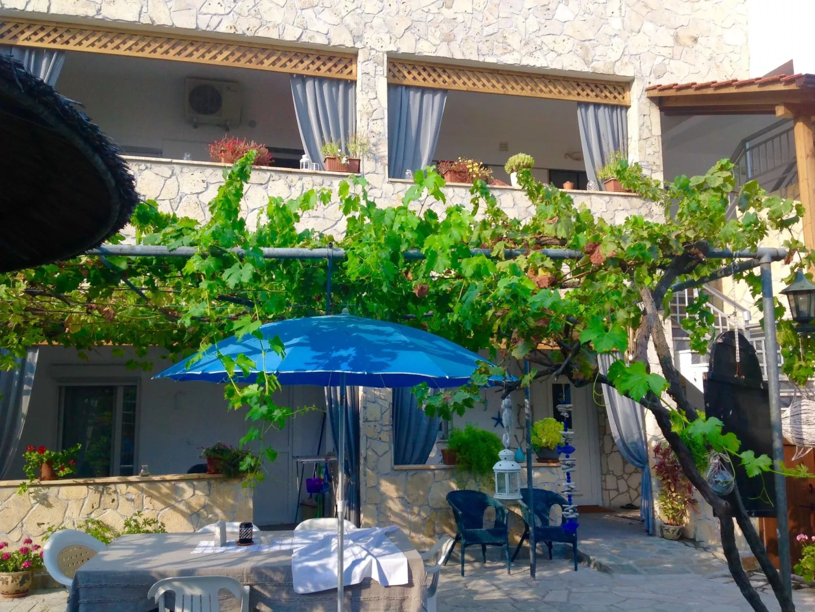 Studio-Appartement mit Balkon-Buiten