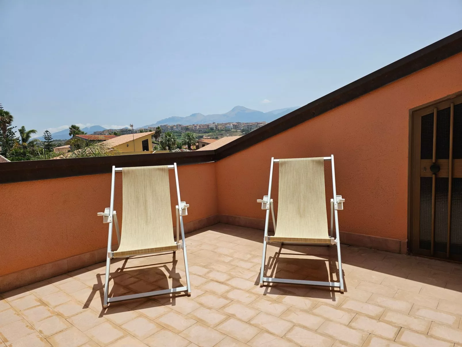 Villa mit Wasserblick-Buiten