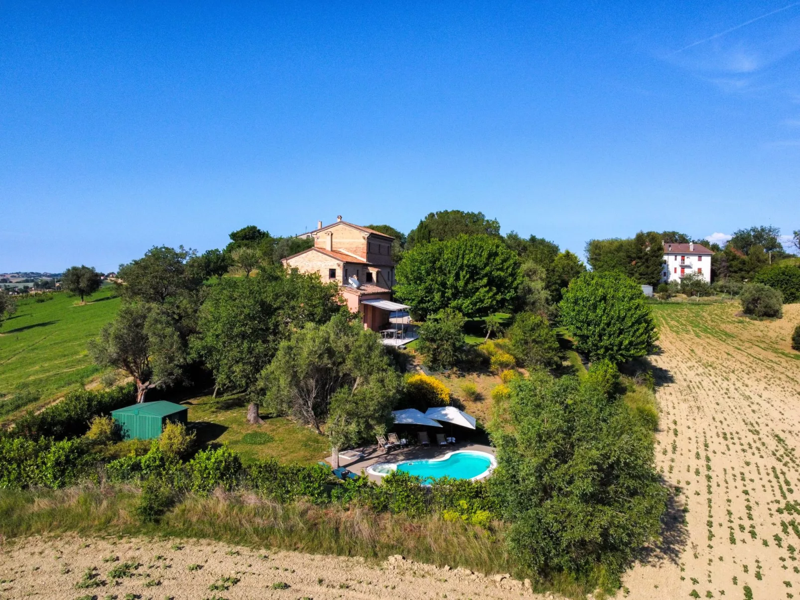 Villa Gelso mit Pool, Sauna und atemberaubender Aussicht-Buiten