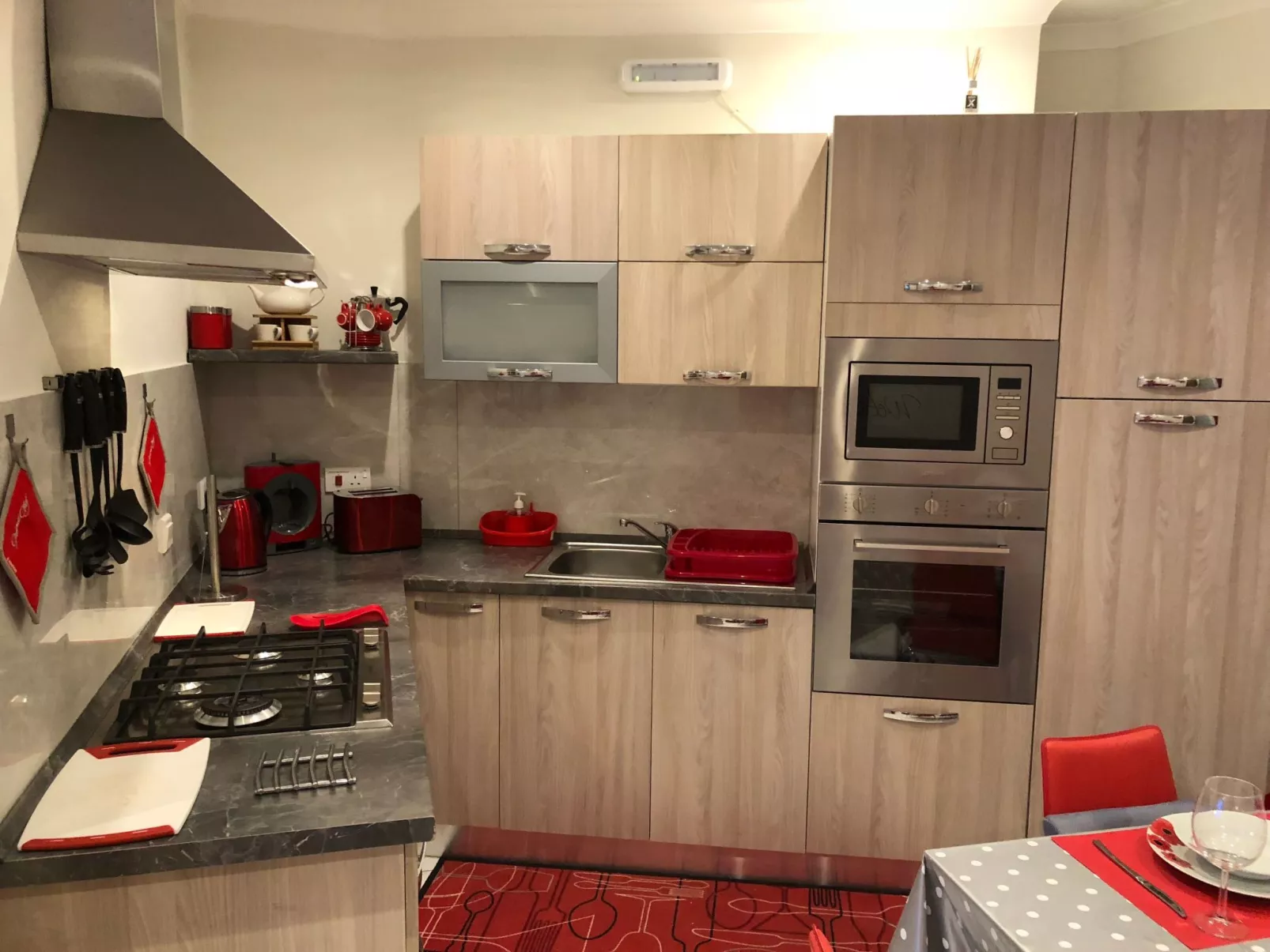 Klimatisierte Wohnung mit Grill und Terrasse-Image-tags.info