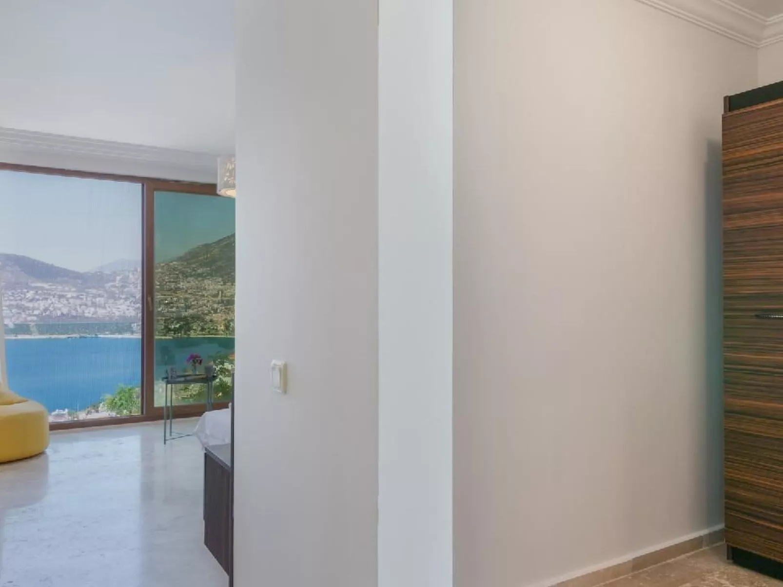 Luxuriöse Villa mit atemberaubendem Meerblick-Image-tags.info