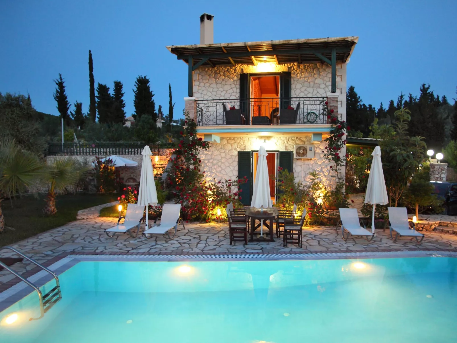 Für 6 Personen und 2 Kinder auf Lefkada-Buiten