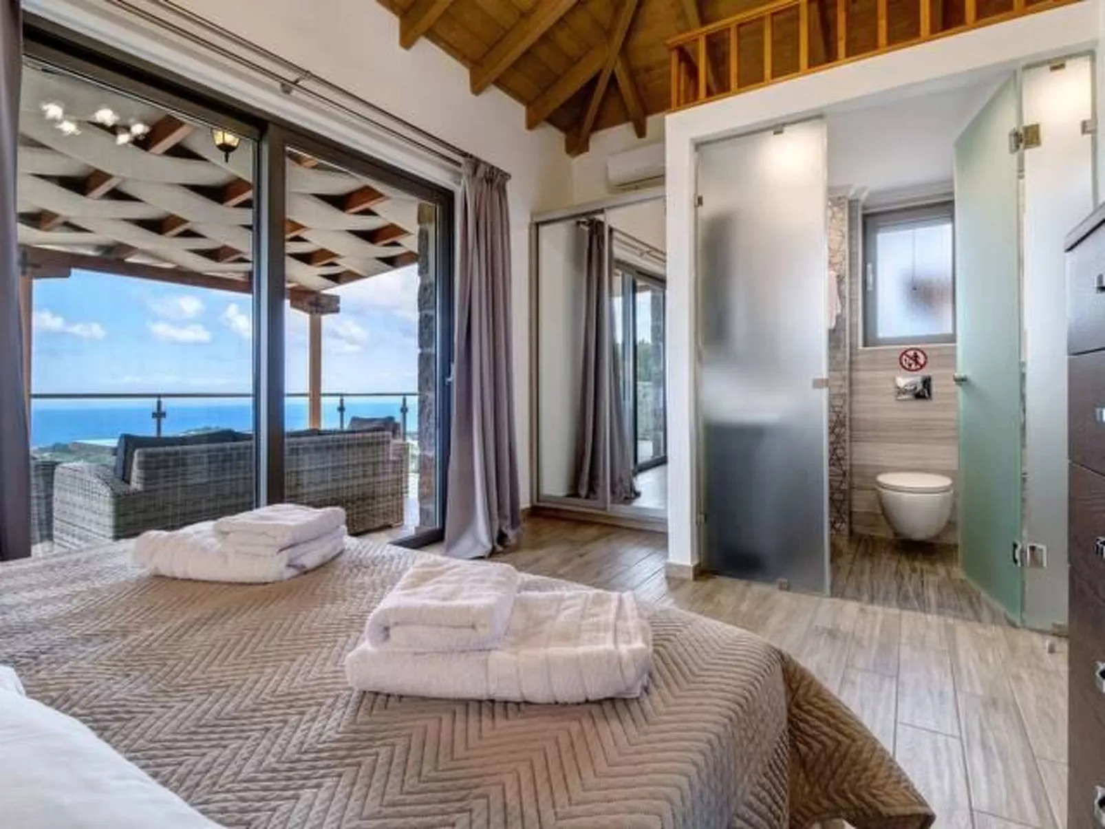 Luxuriöse Steinvilla Angela in der Nähe von Kathisma-Binnen