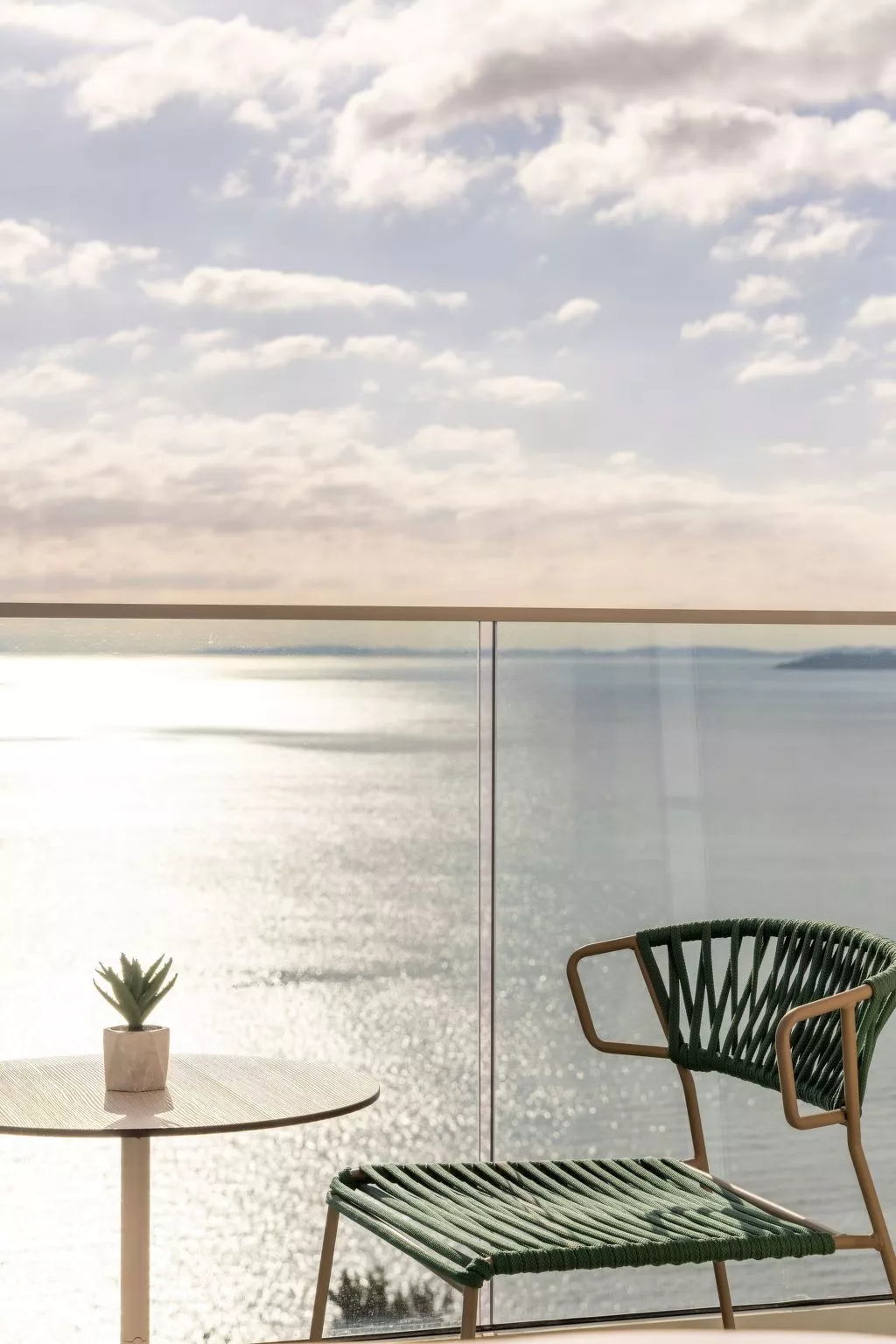 Luxuriöses Apartment mit zwei Schlafzimmern und Meerblick-Buiten