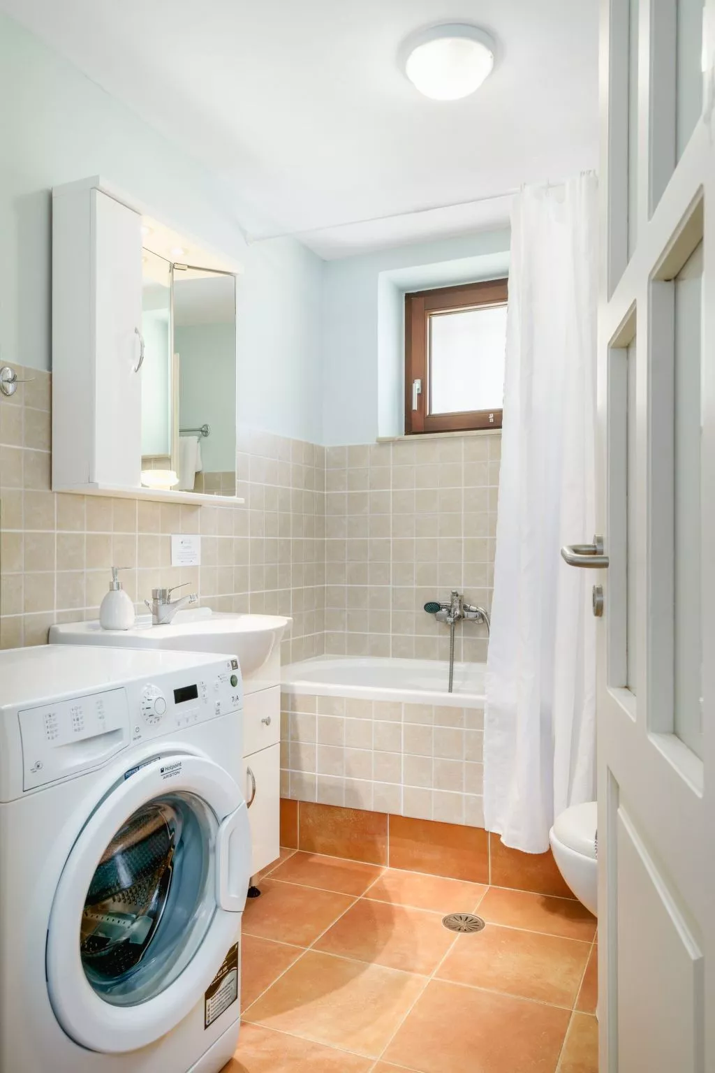 Villa aus Stein, privater Pool, BBQ 30m zum Strand-Binnen